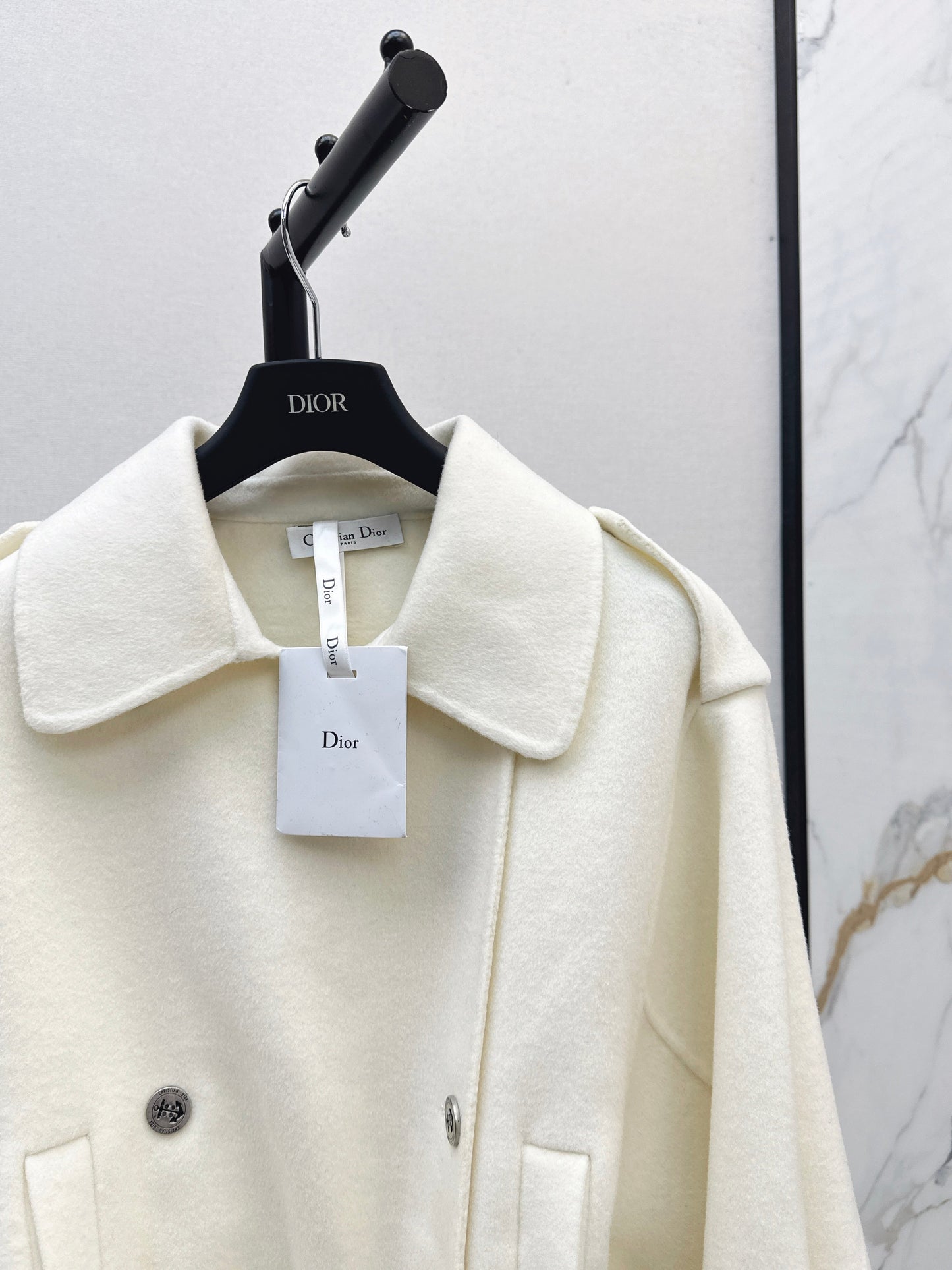 Latest autumn and winter double breasted lapel short coat