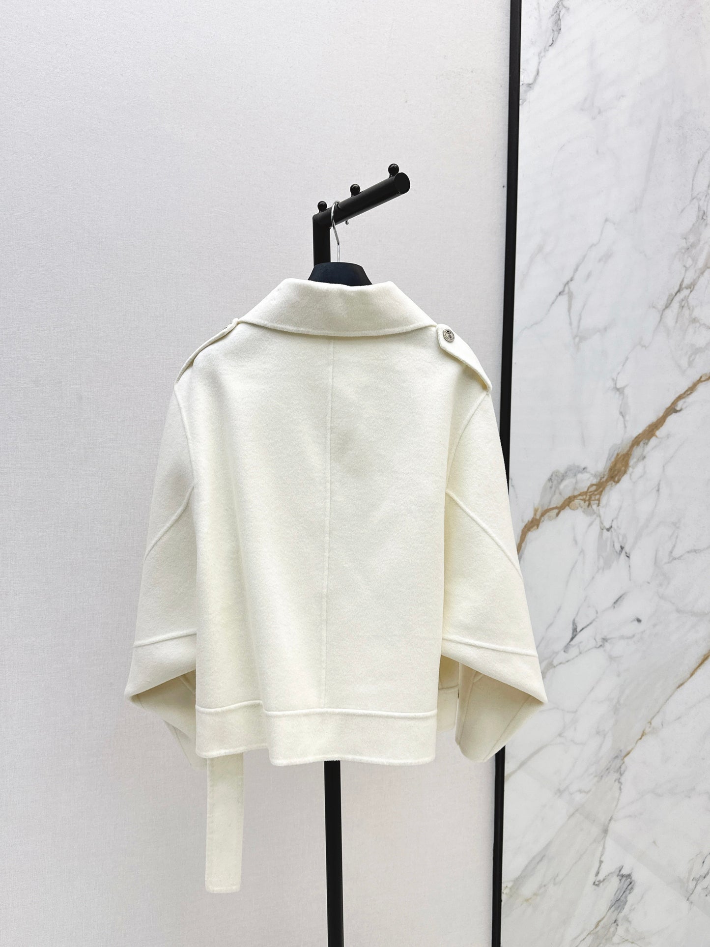 Latest autumn and winter double breasted lapel short coat