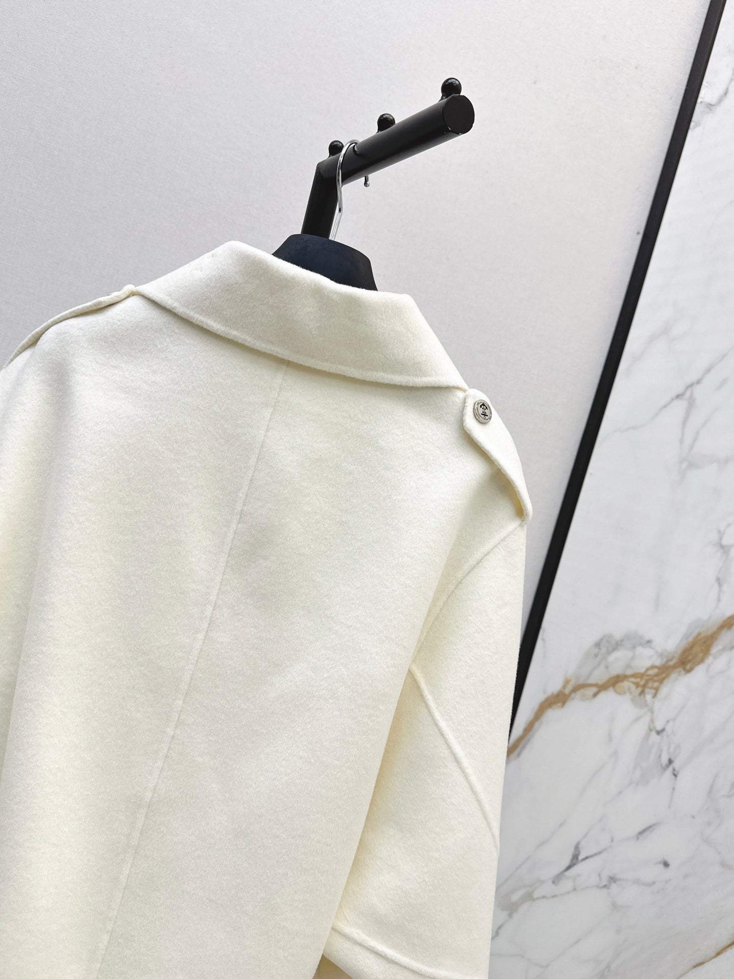 Latest autumn and winter double breasted lapel short coat