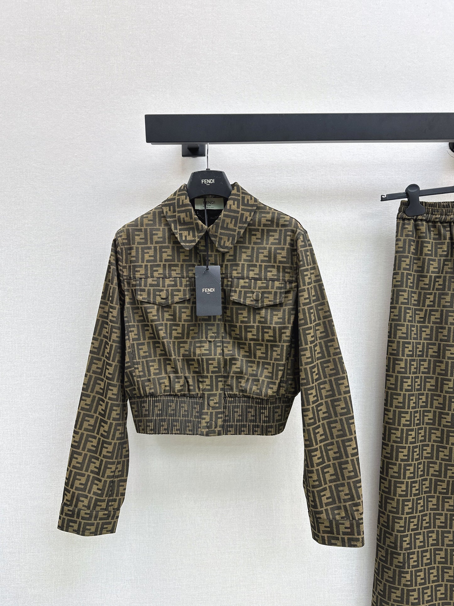 The latest classic vintage FF letter jacquard jacket for autumn and winter