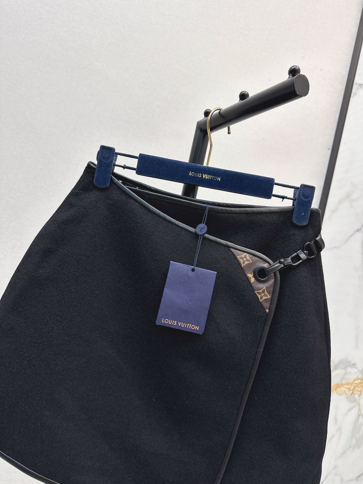 The latest autumn and winter old flower double-sided one-piece skirt