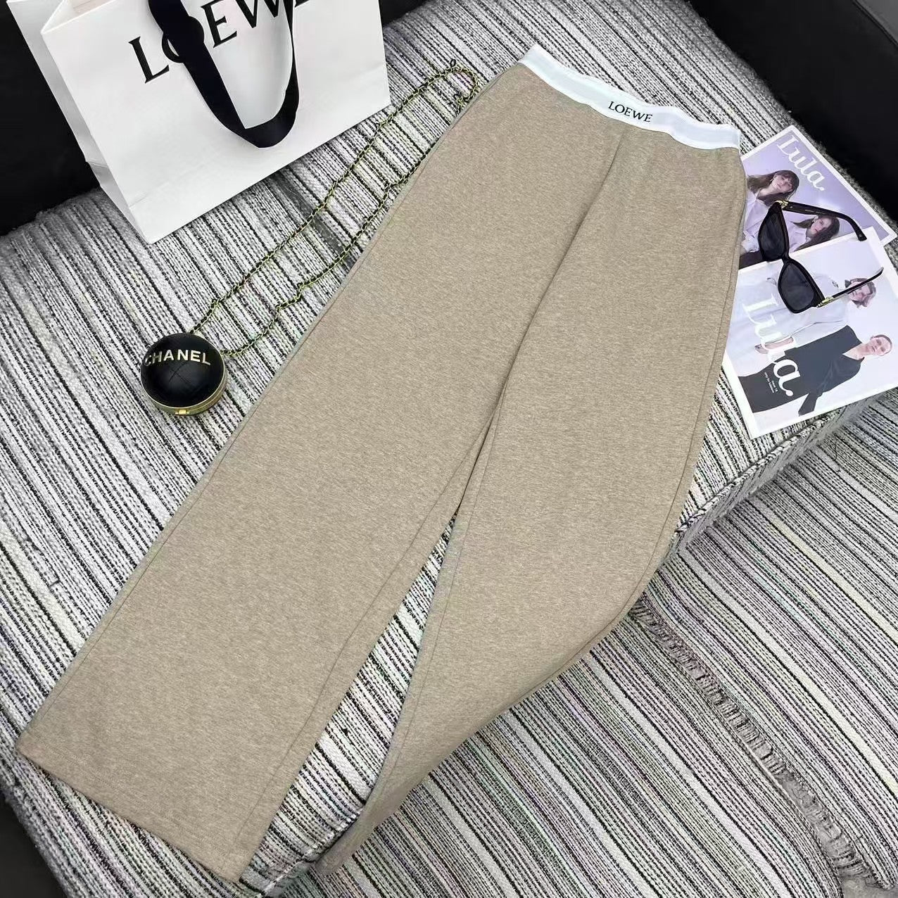 25 Early Spring Splicing Letter Ribbon Lapel Short Sleeve Suit