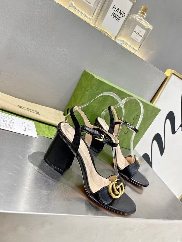 Classic versatile sandals