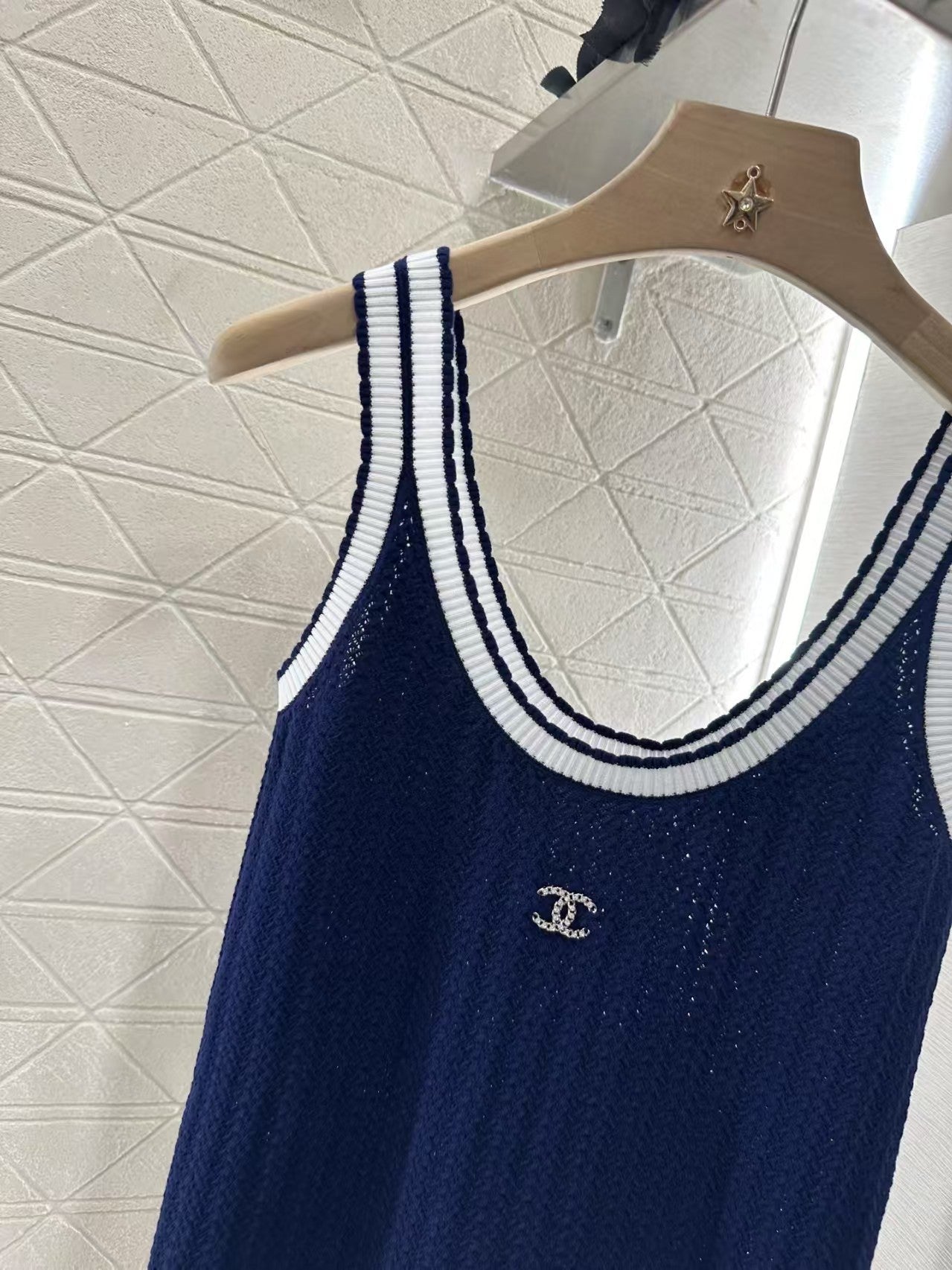 Contrast knitted suspenders