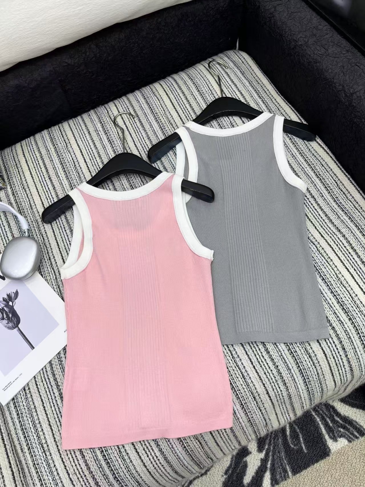 25 Spring and Summer New Arrivals Knitted Vest