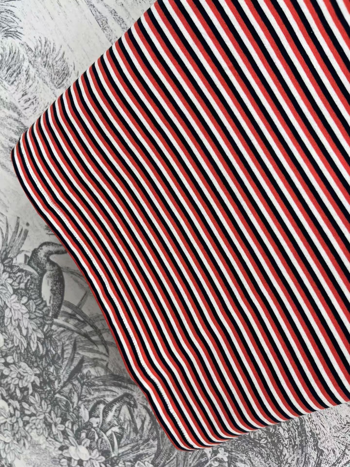 Red and white striped short sleeves