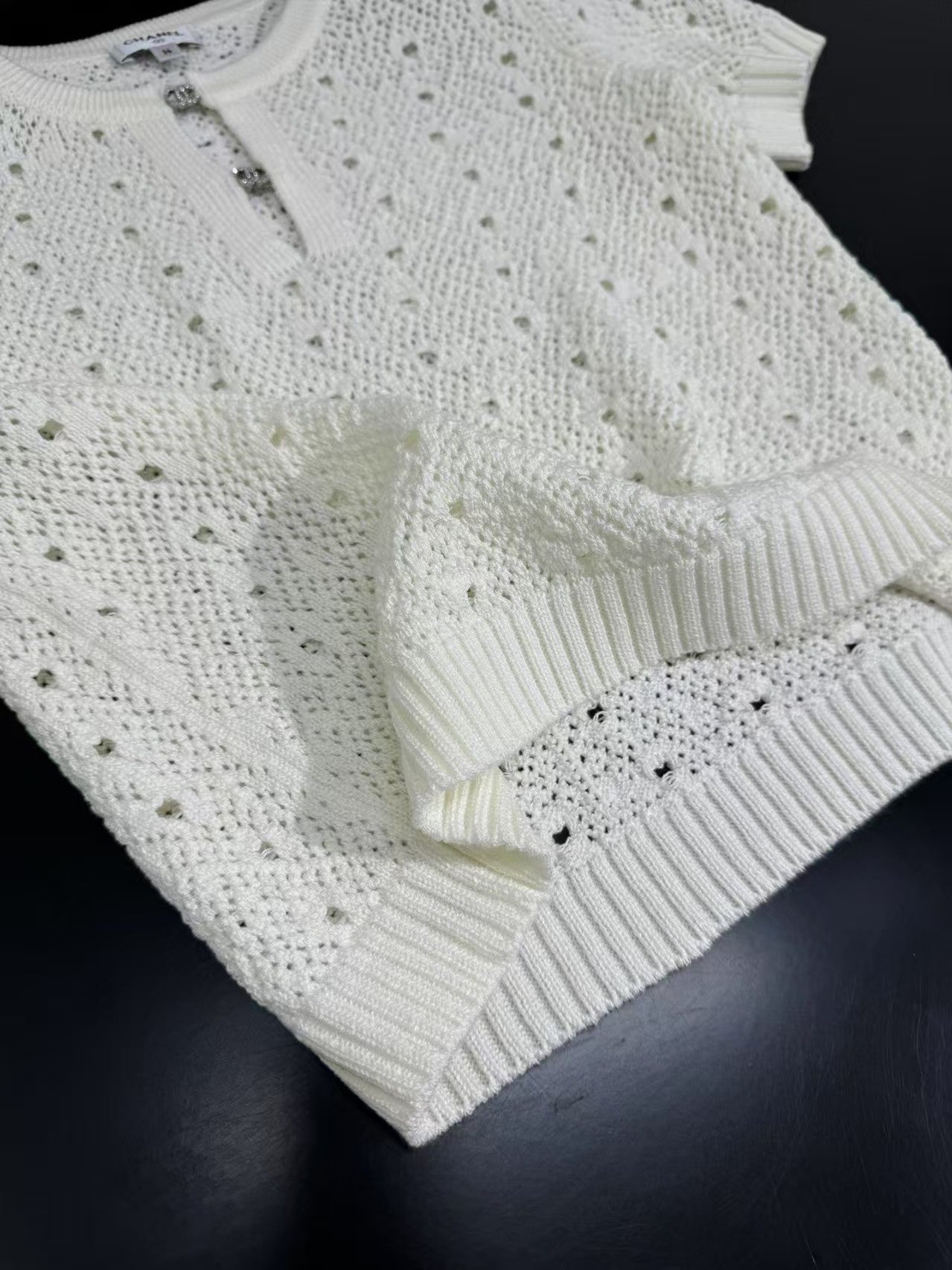 Wool hollow short sleeves