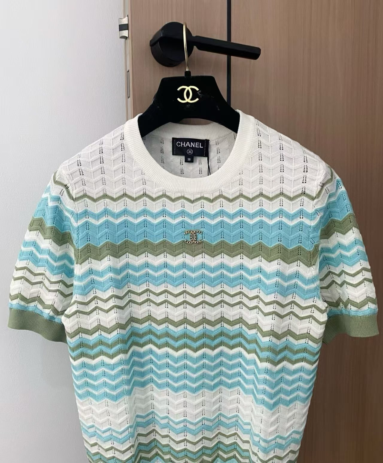 Wave striped knit short sleeves