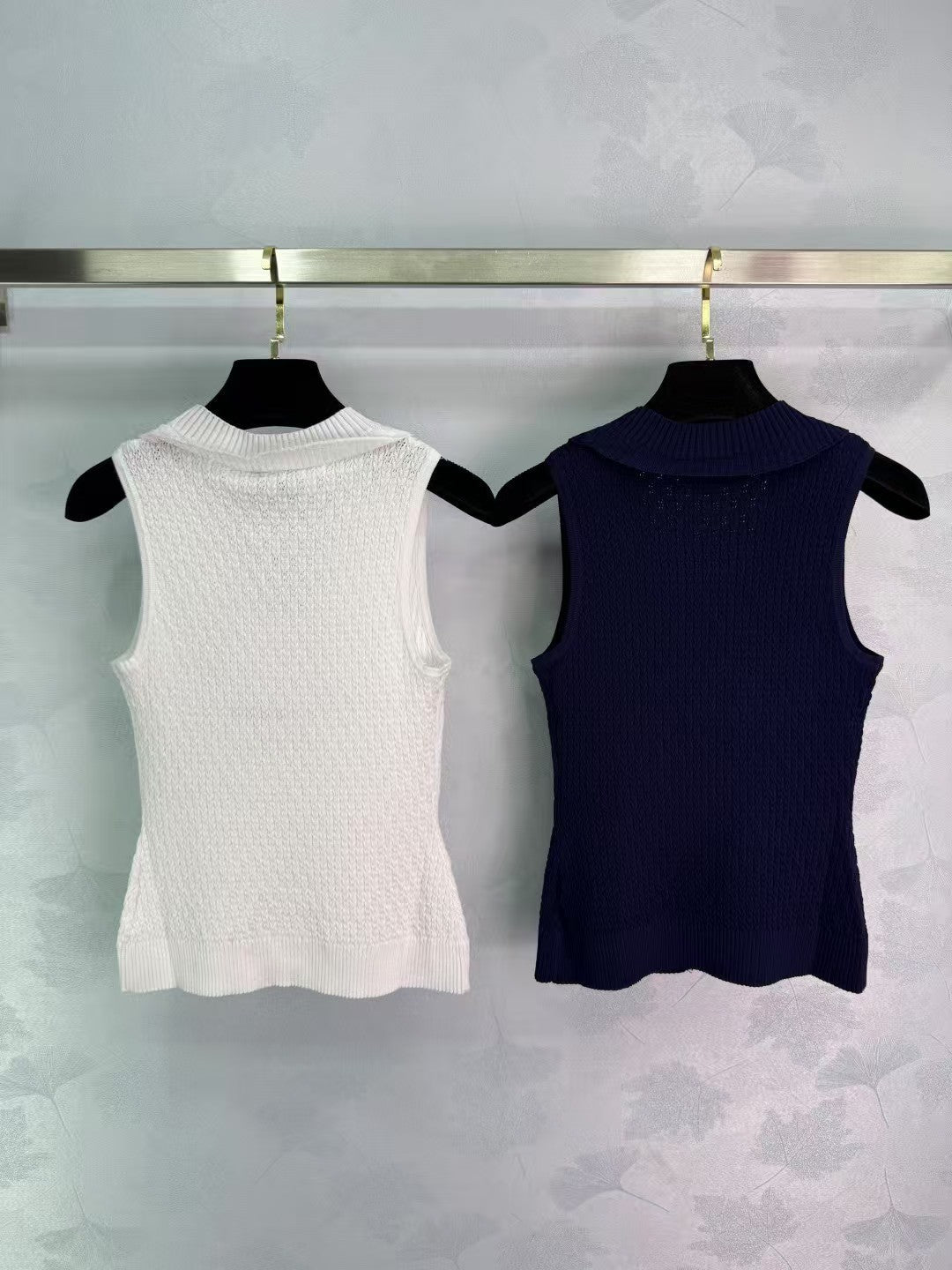 New knitted double C vest