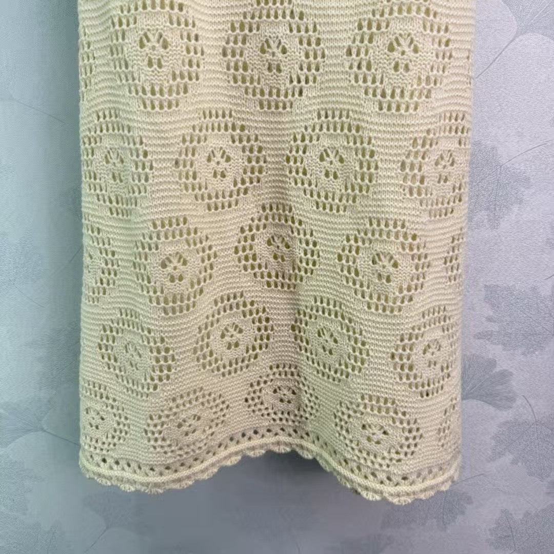 New hollow knitted dress
