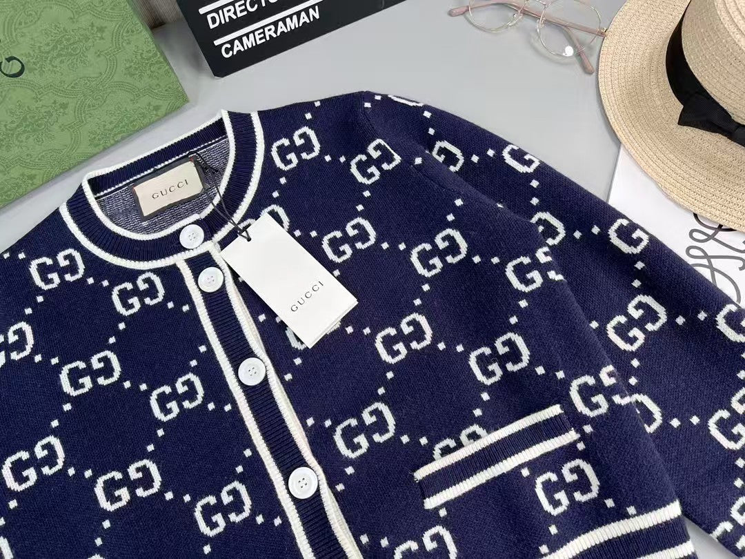 Contrast color long-sleeved cardigan