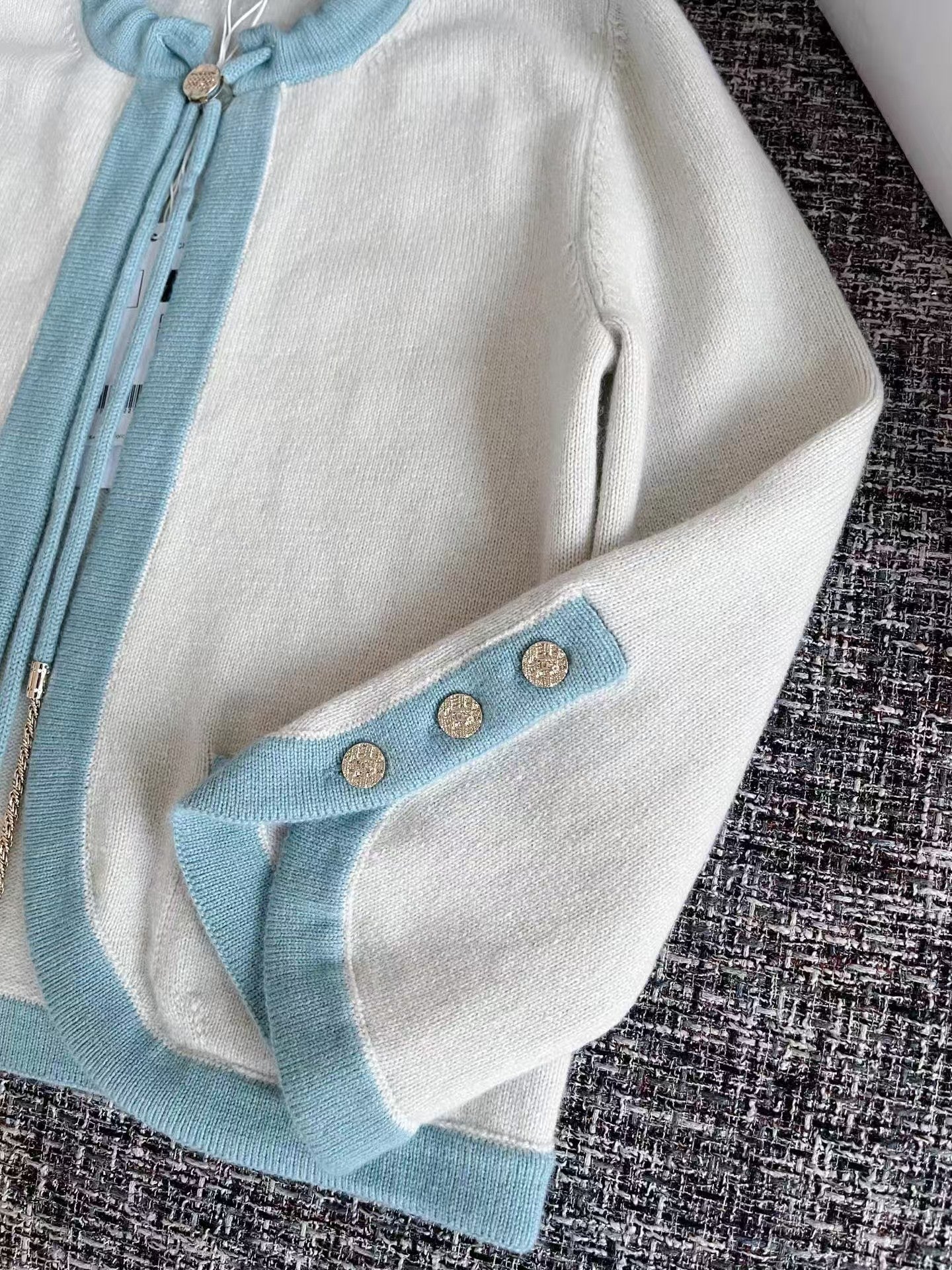 New contrast color cashmere cardigan