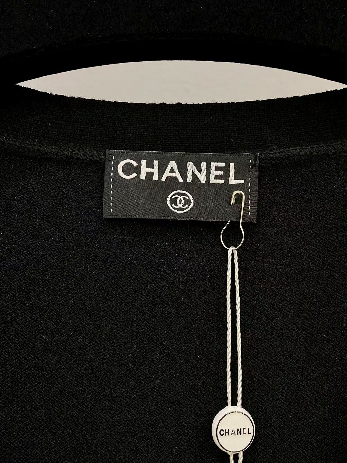 New jacquard silver logo knitted cardigan