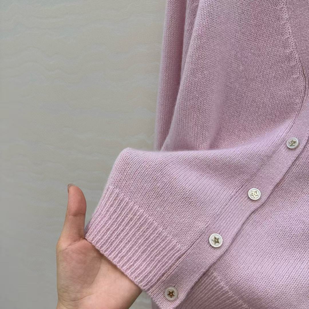 Simple V-neck long-sleeved cardigan