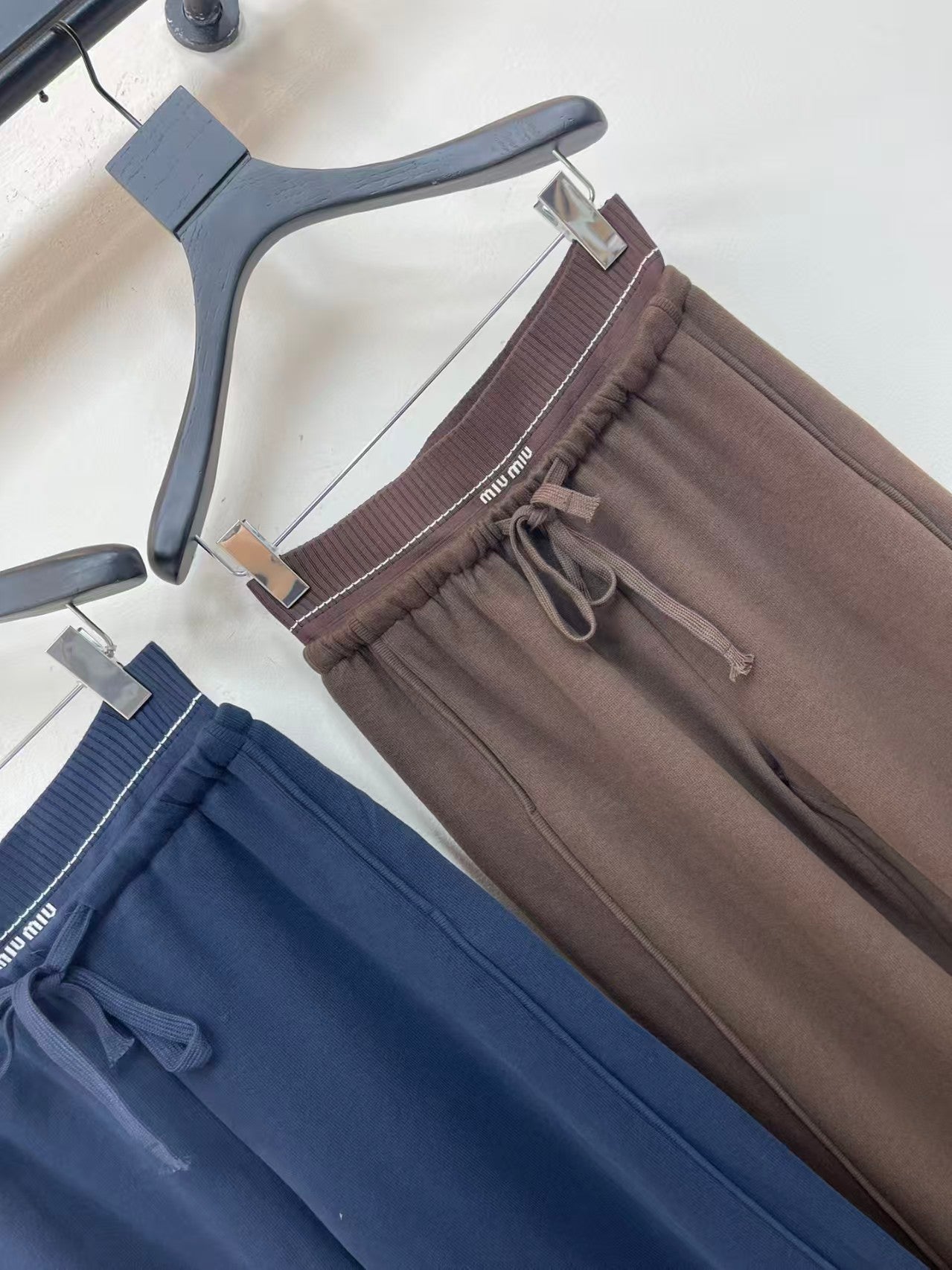 New drawstring wide-leg trousers