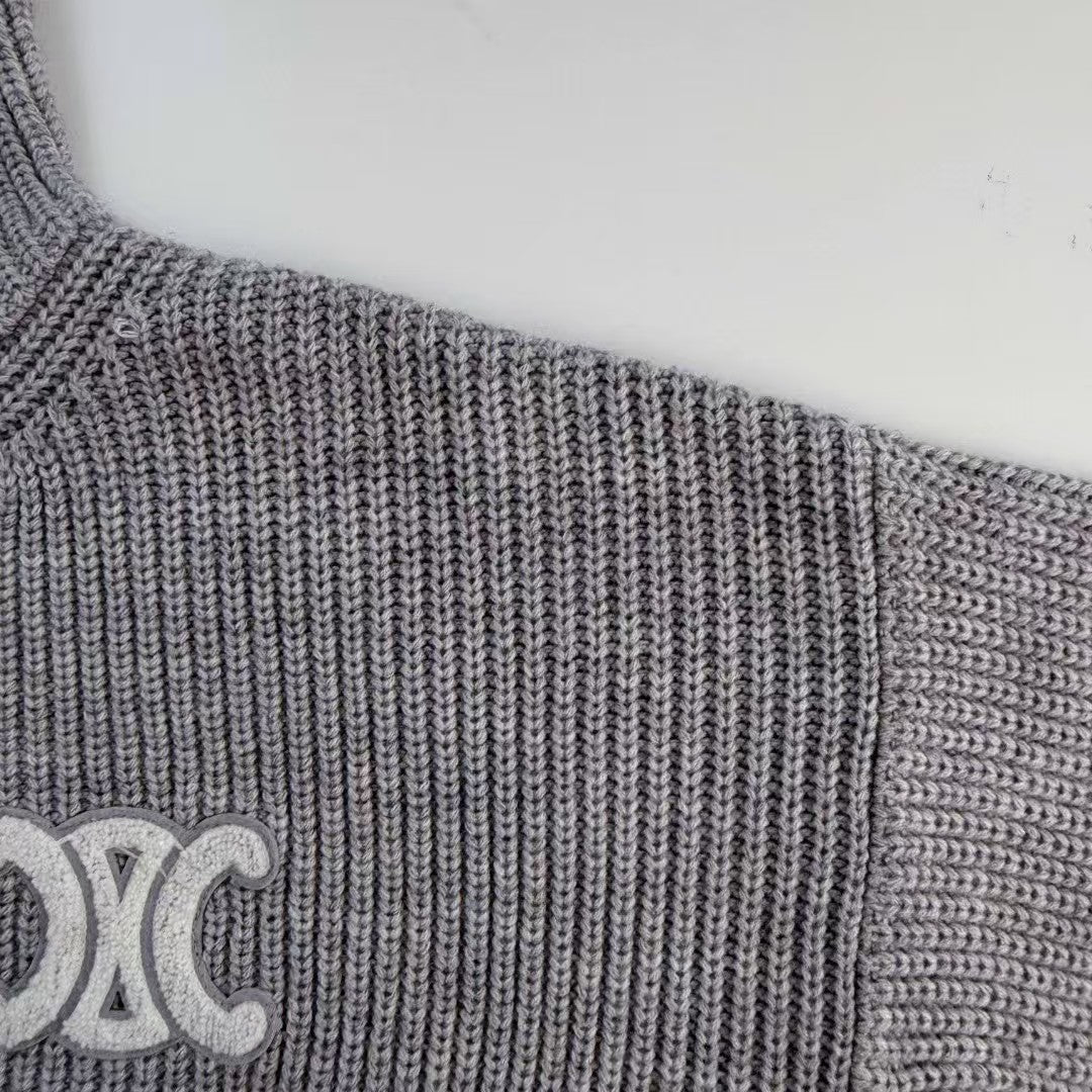 New knitted hooded sweatshirt