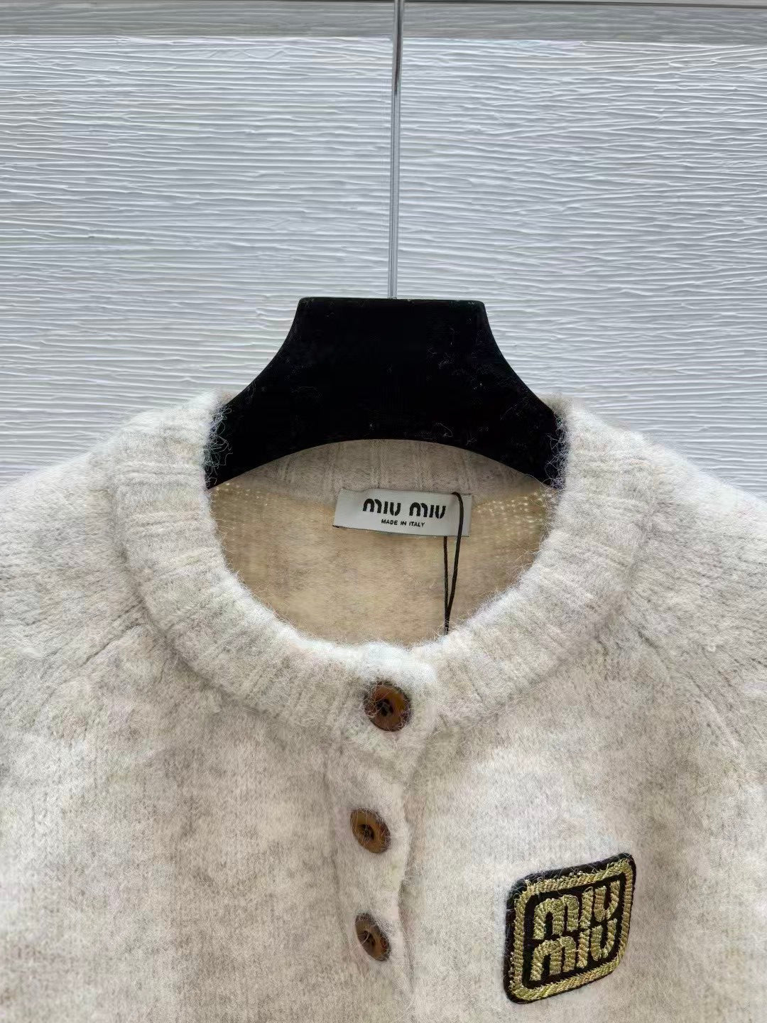 Solid color round neck knitted long sleeves