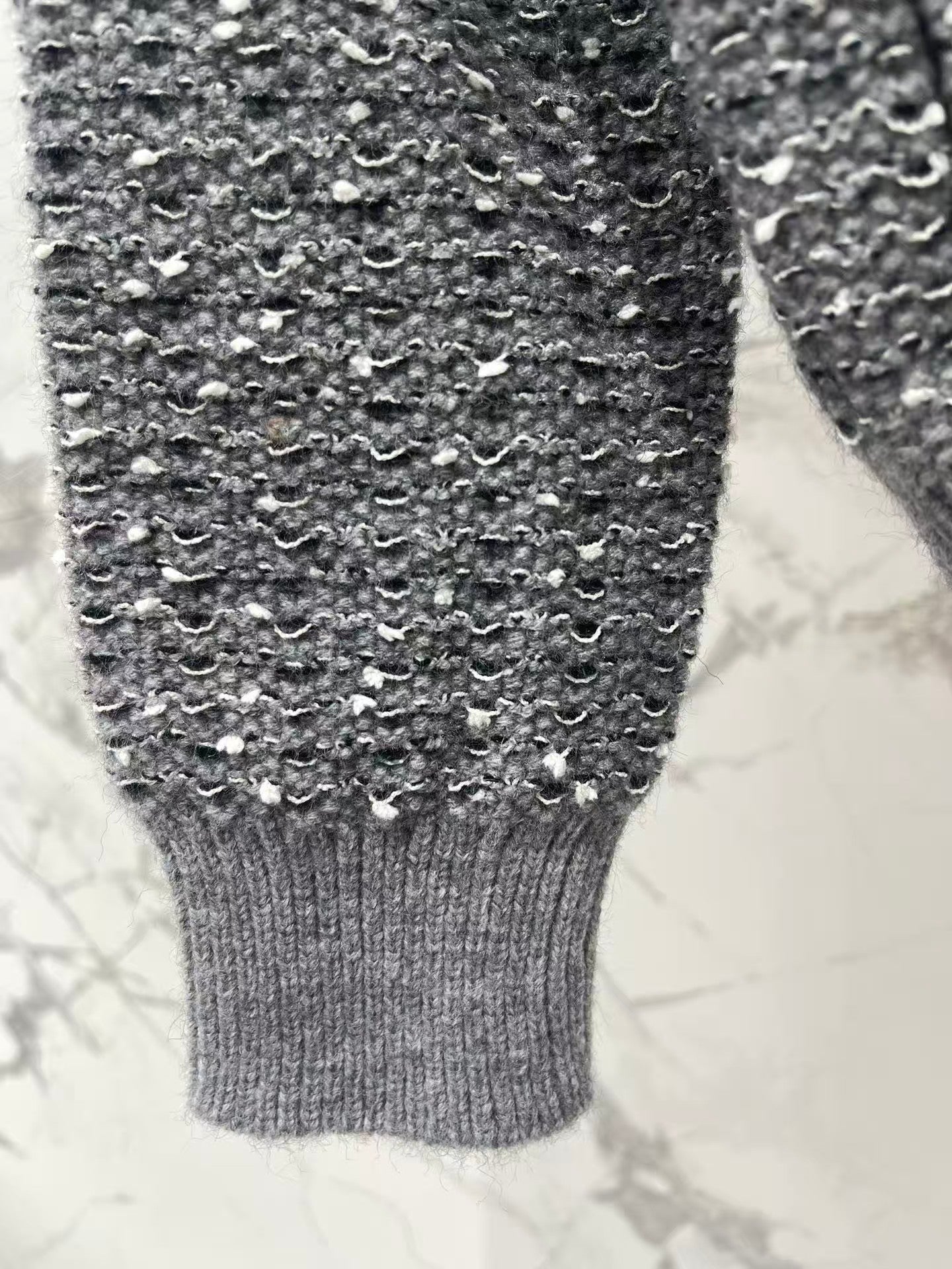 New French-style color-blocked knitwear