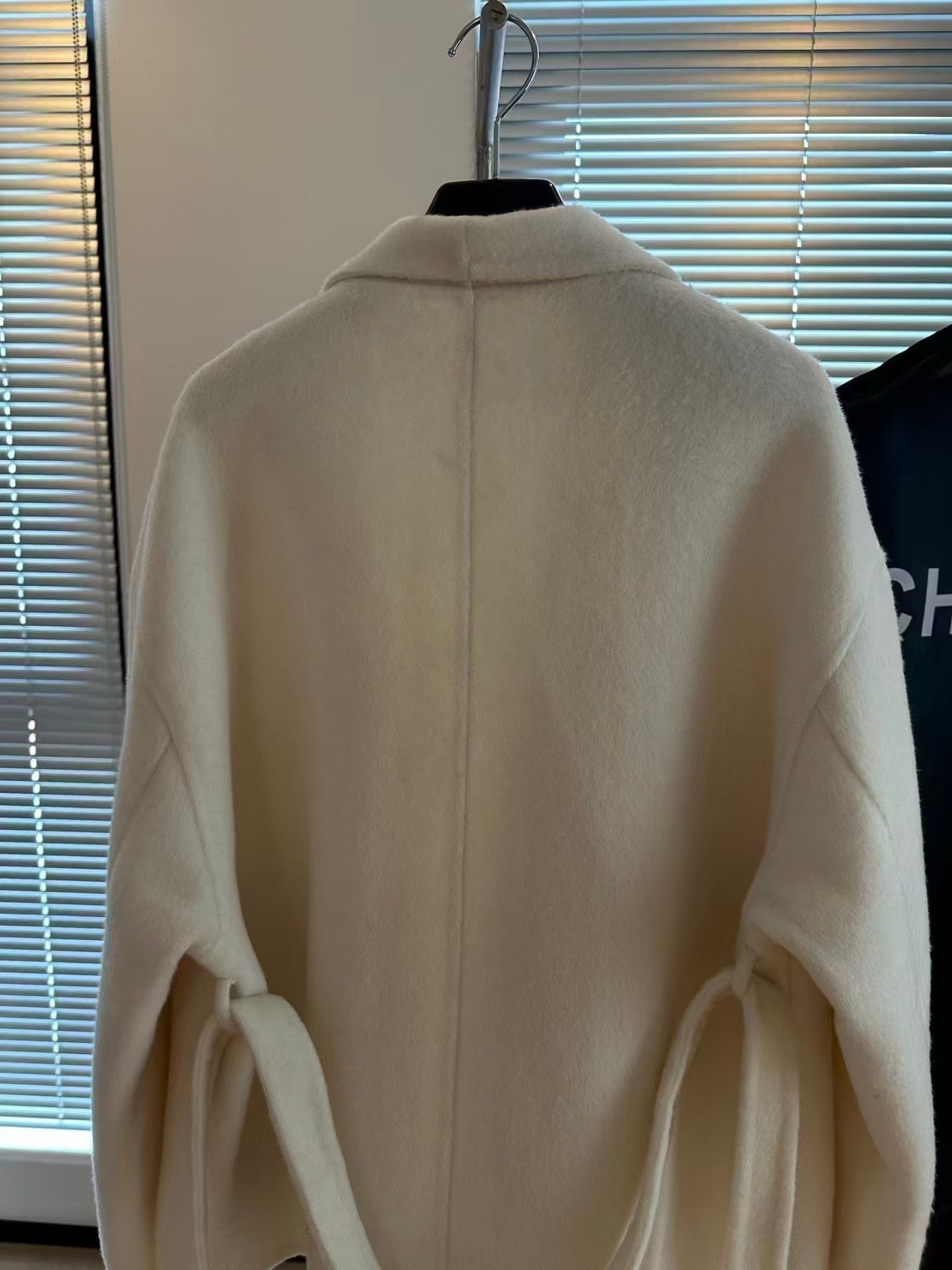 New wool and cashmere coat