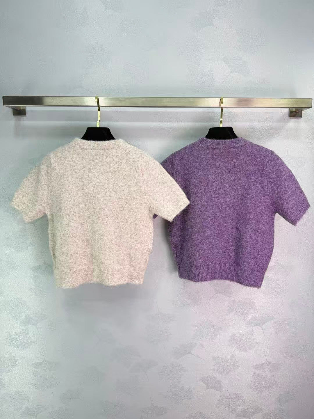 New short-sleeved sweater