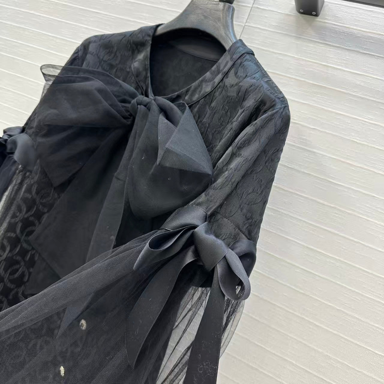 Silk cardigan with lace bow