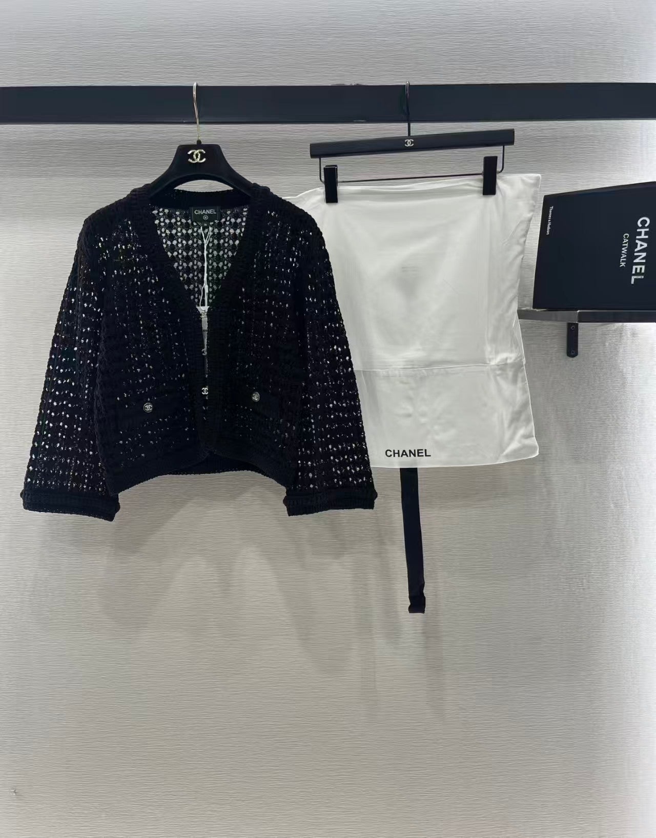 Openwork short-sleeved knitted cardigan