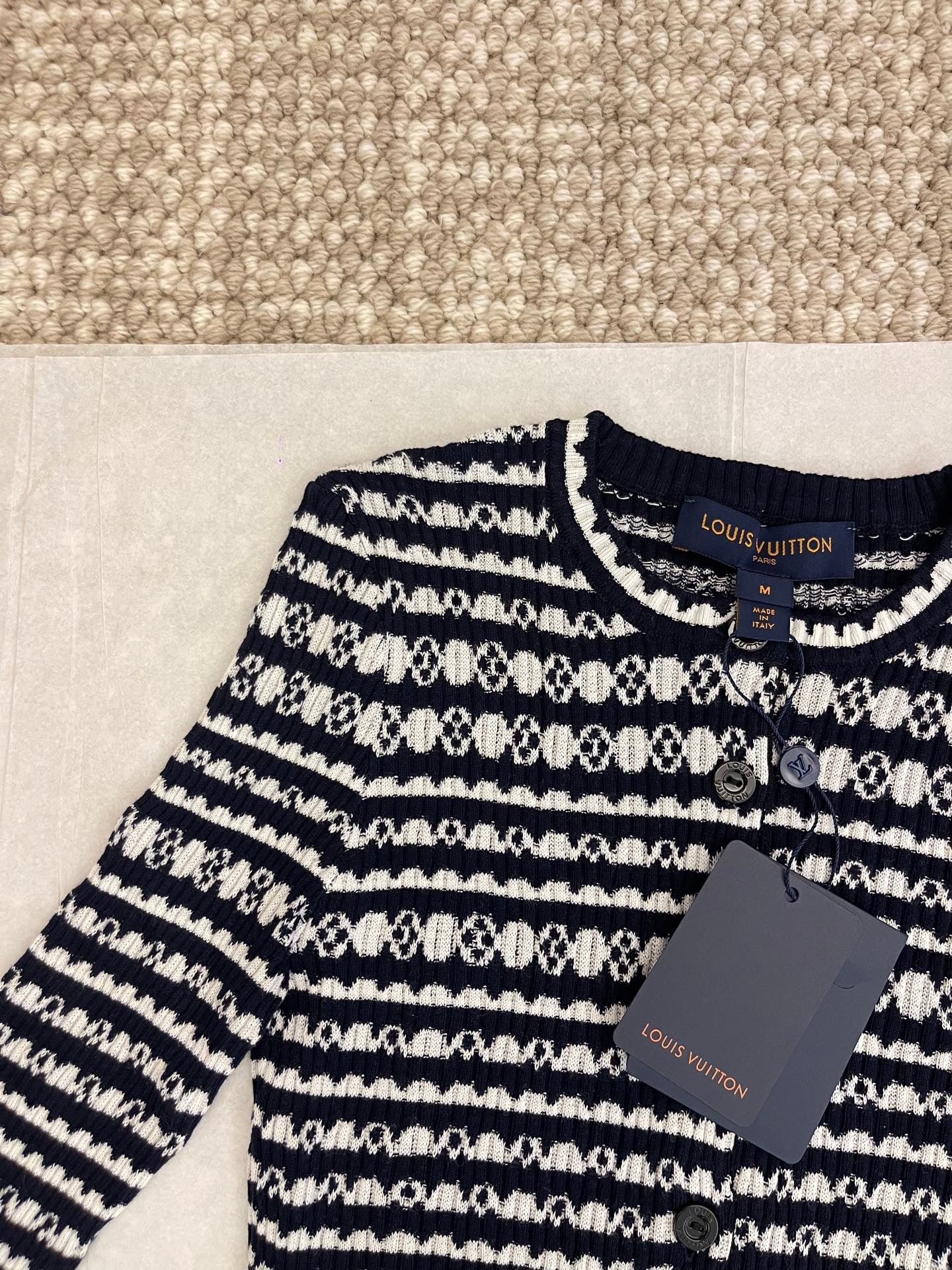 New round neck jacquard striped cardigan