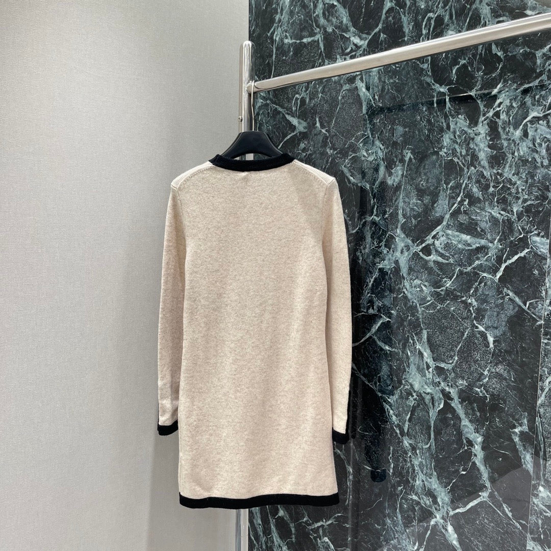 Early autumn new round neck contrasting dress