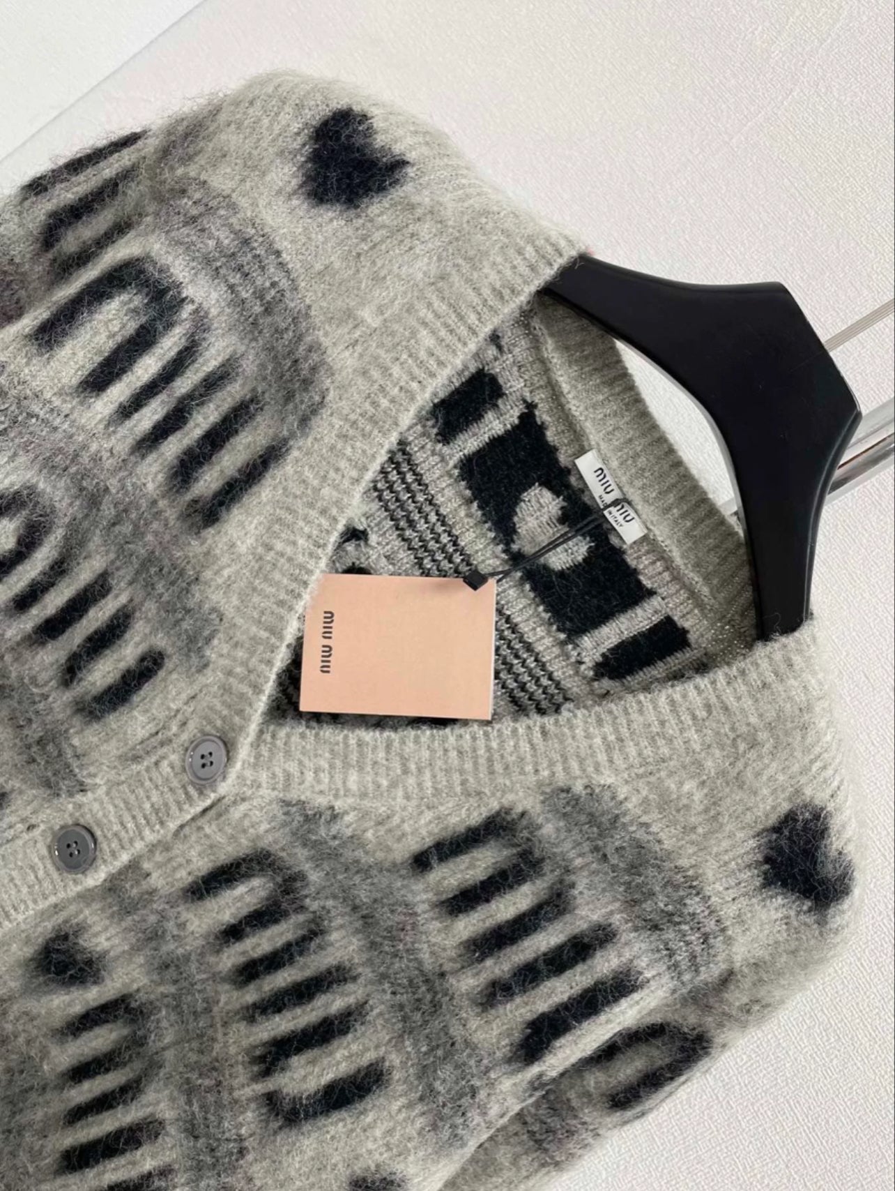 Love letter pattern printed fashionable cardigan