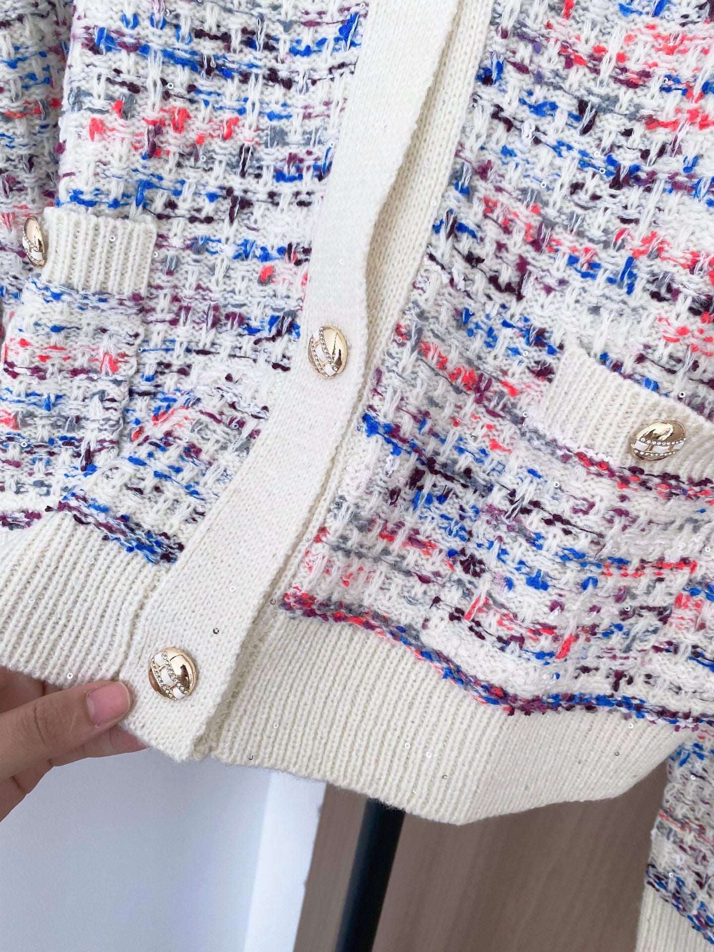 New V-neck cardigan