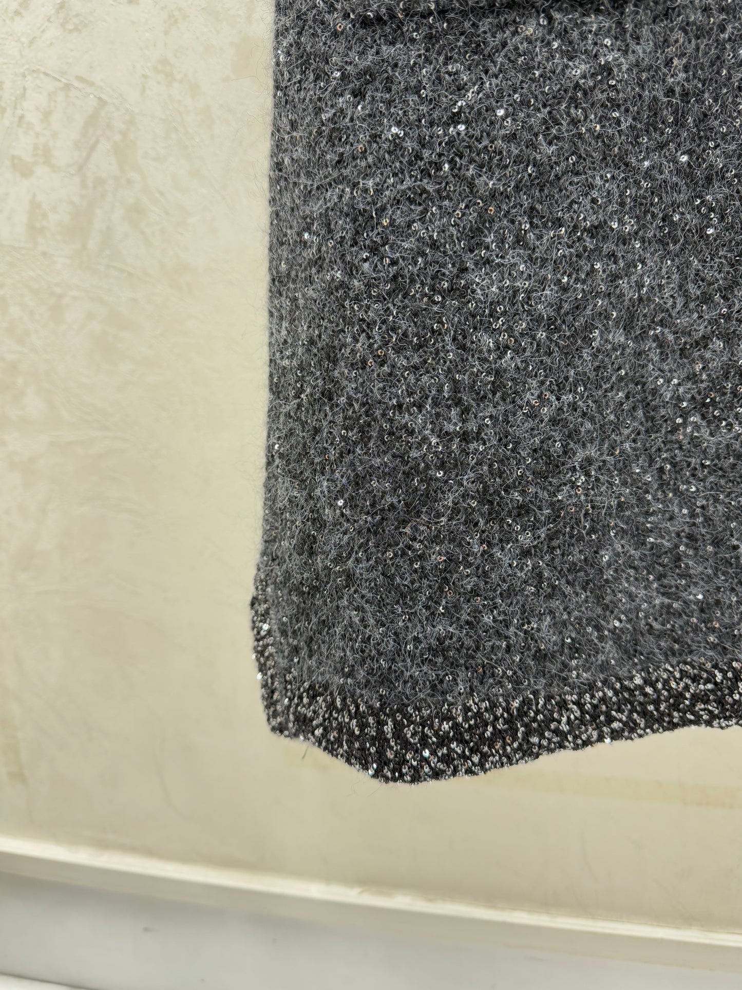 26. Solid-colored sequined knitted vest dress