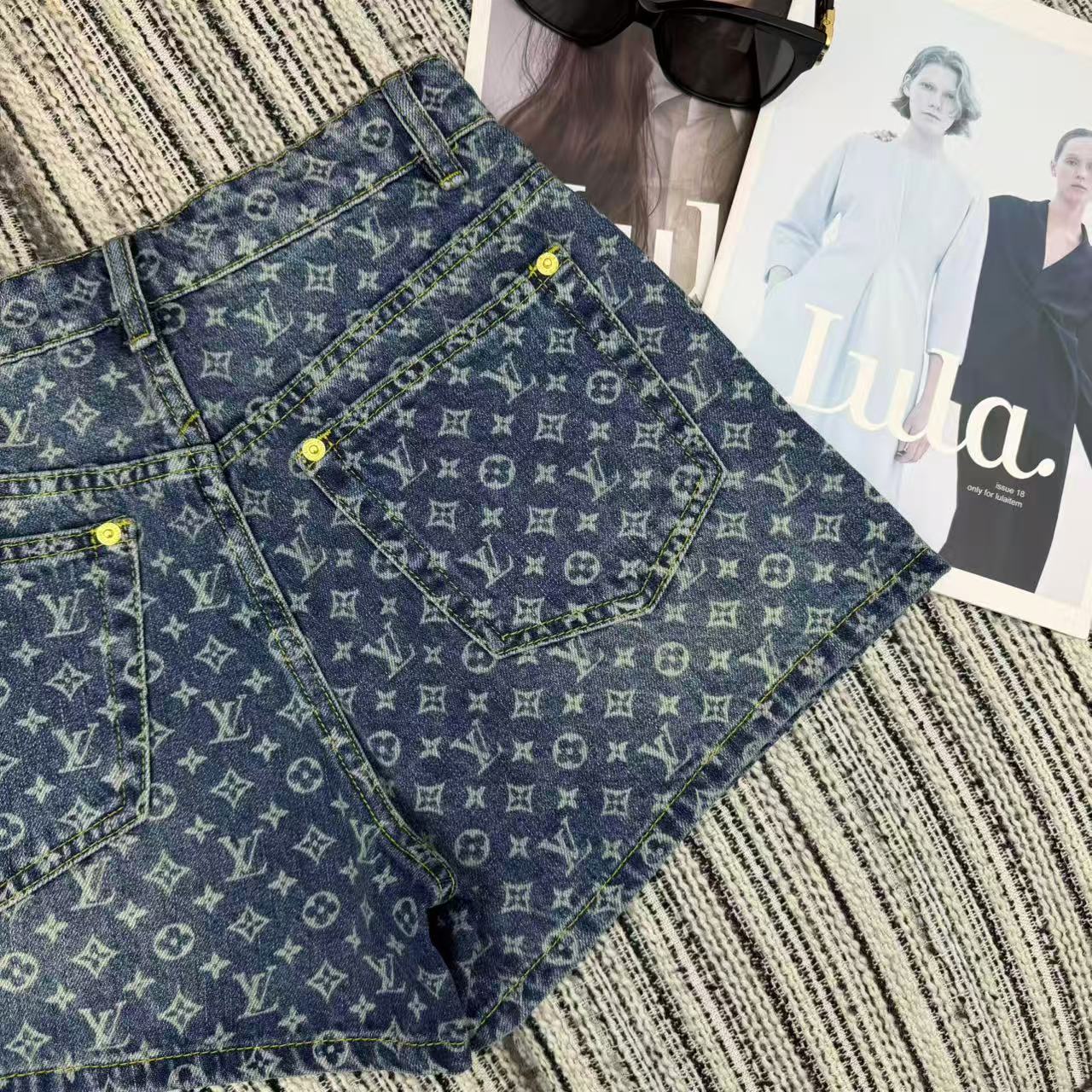26 New Style Logo Print Denim Shorts