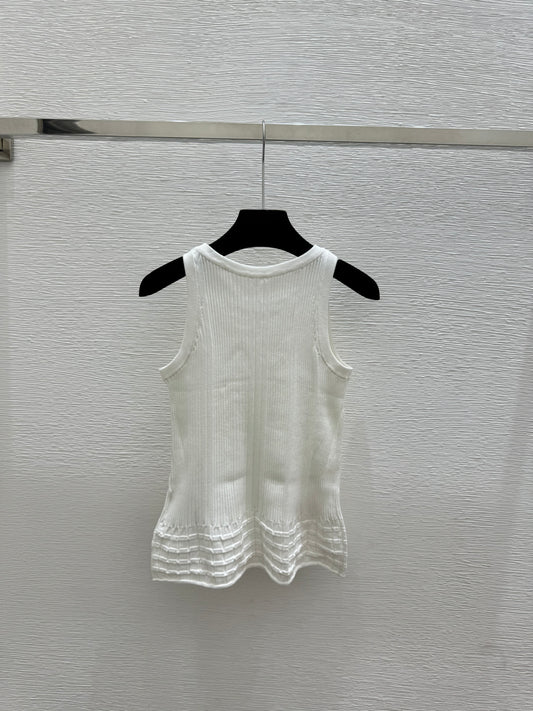 26. Simple Crew-Neck Knitted Vest