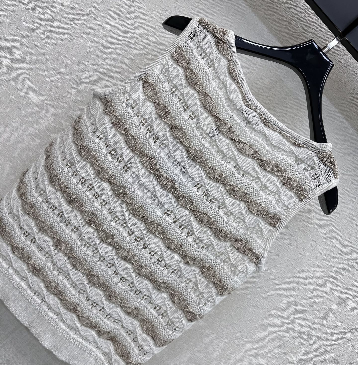 26SS Wave Pattern Hollow-Out Knitted Vest