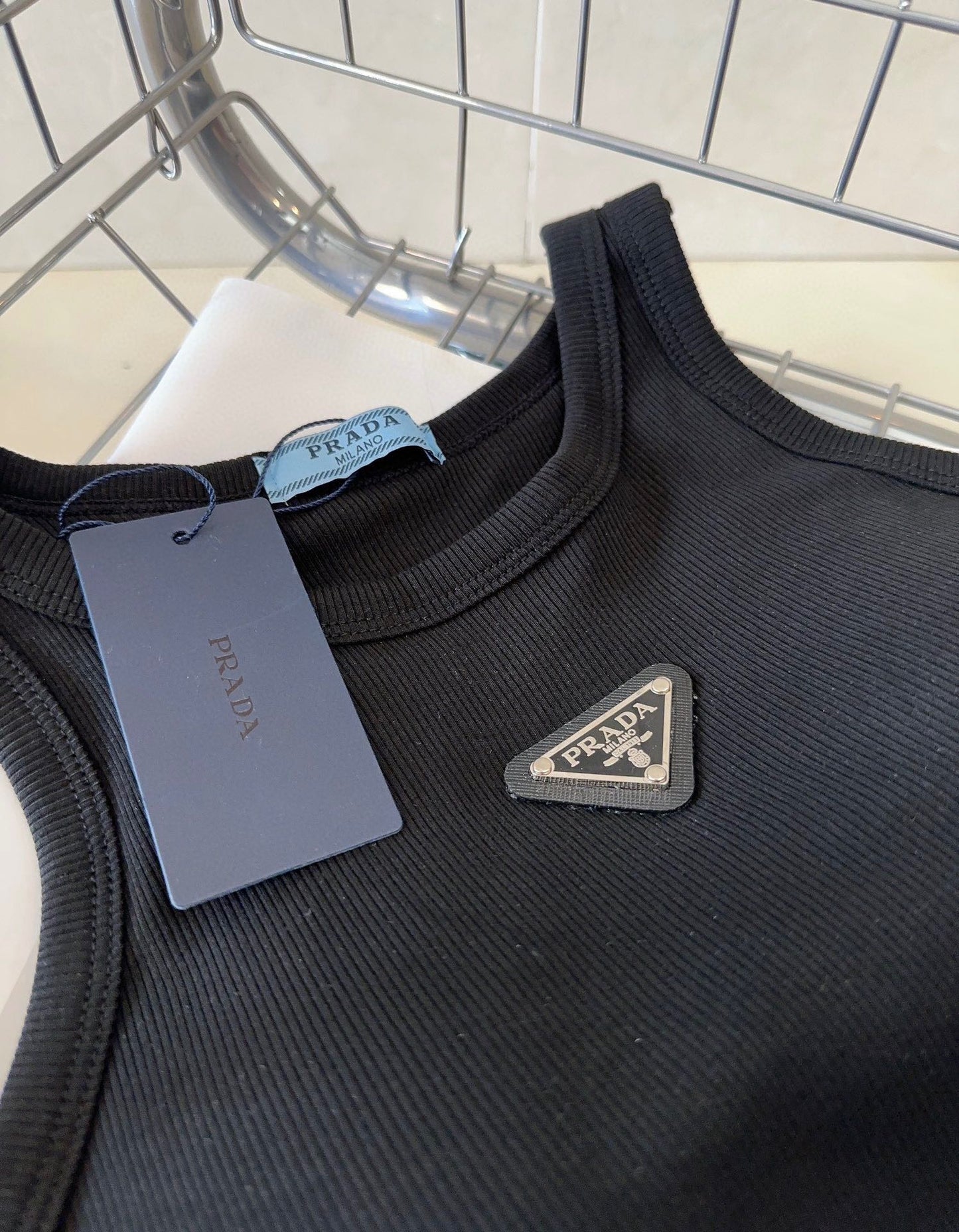 Solid color knitted vest