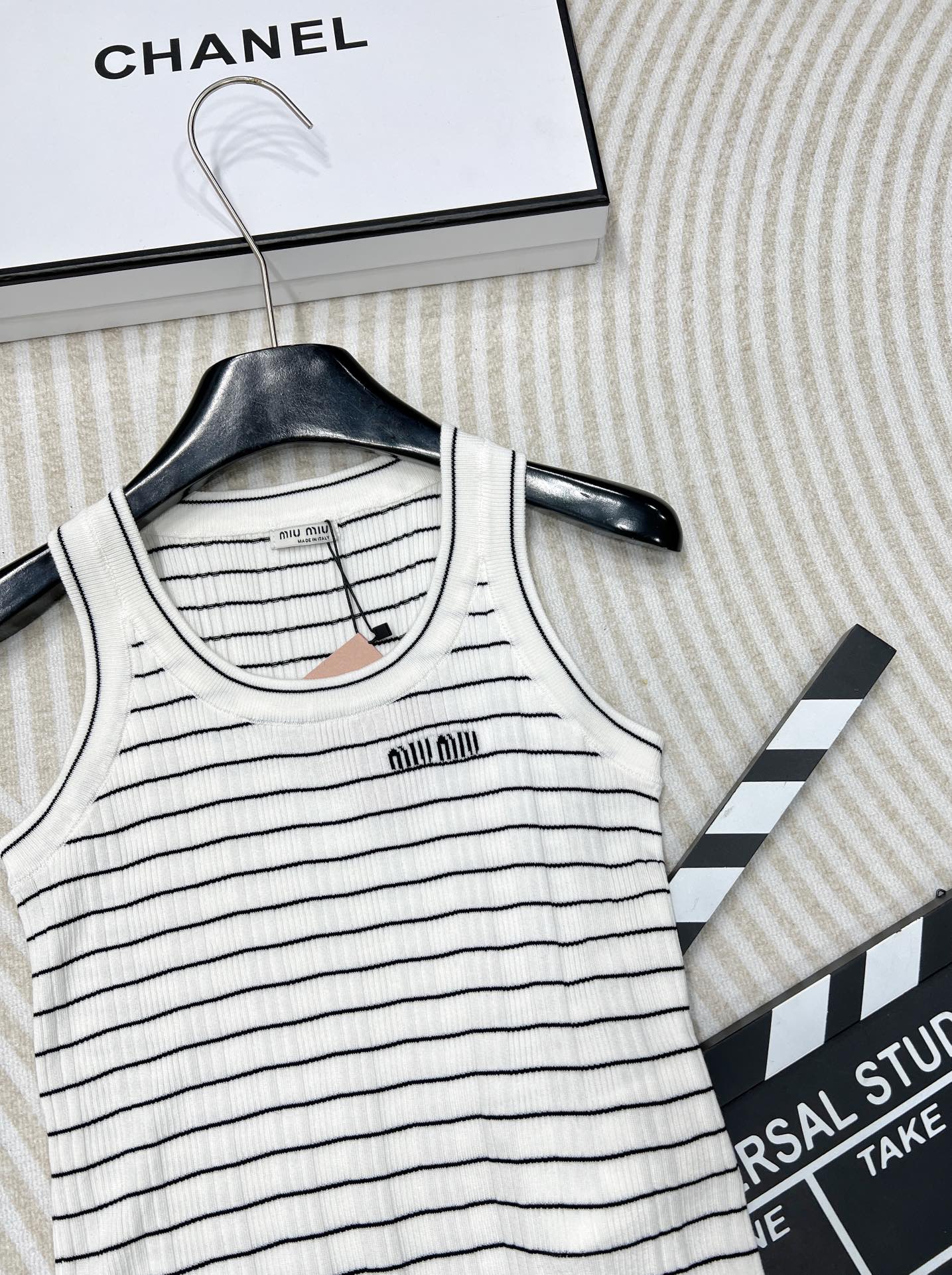 Striped letter jacquard knitted vest