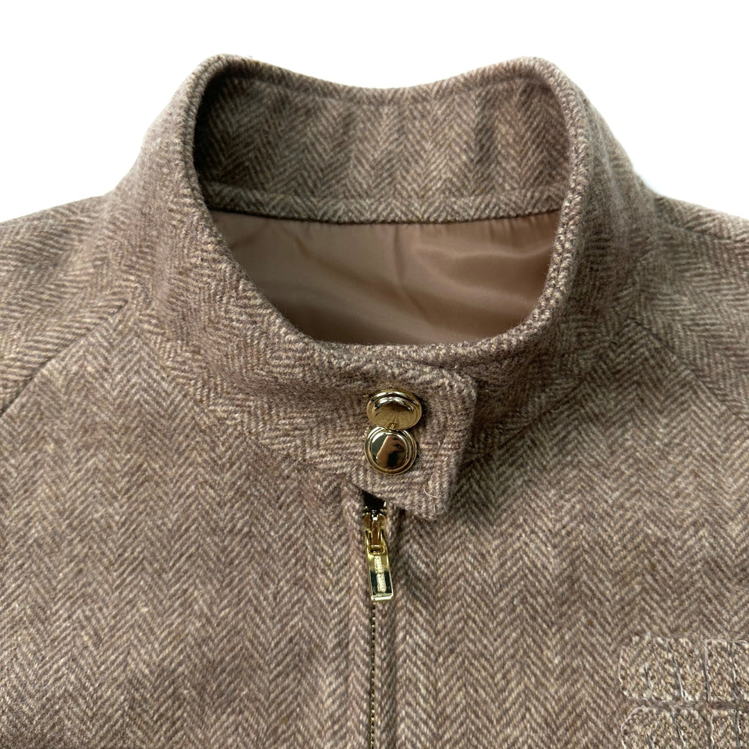 Brown stand-up collar suit