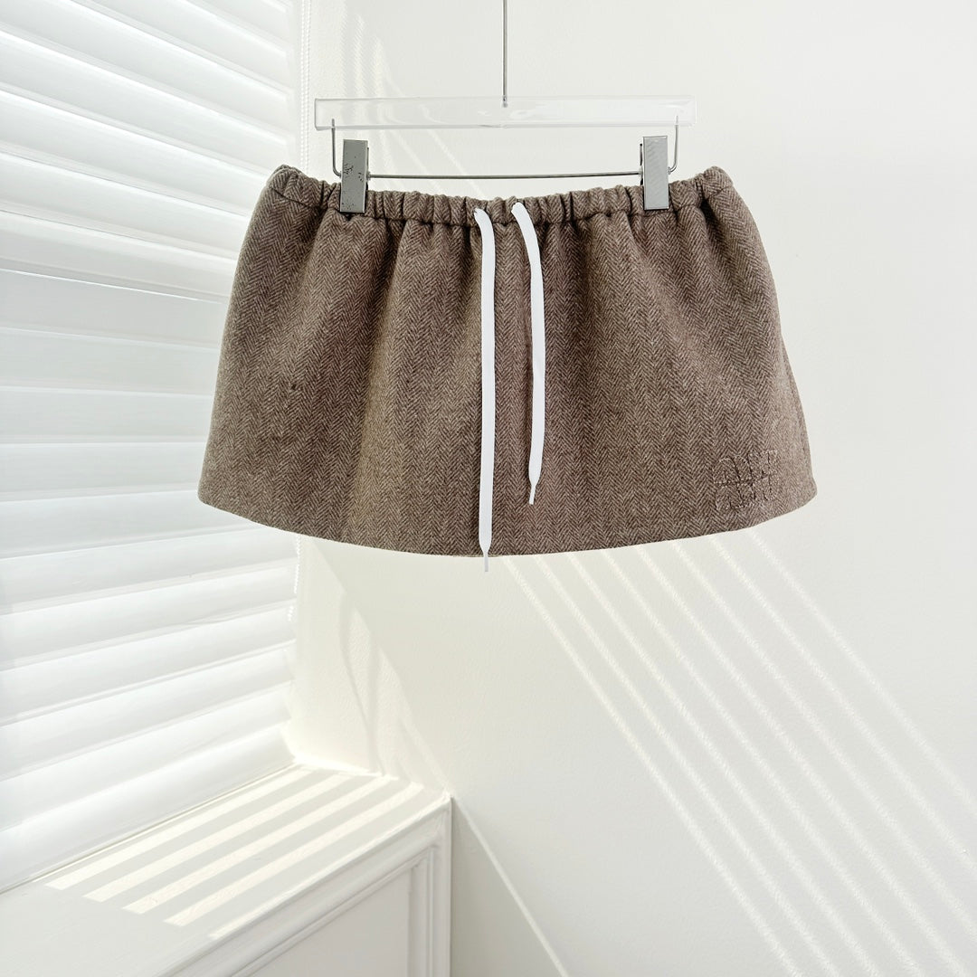 Brown stand-up collar suit