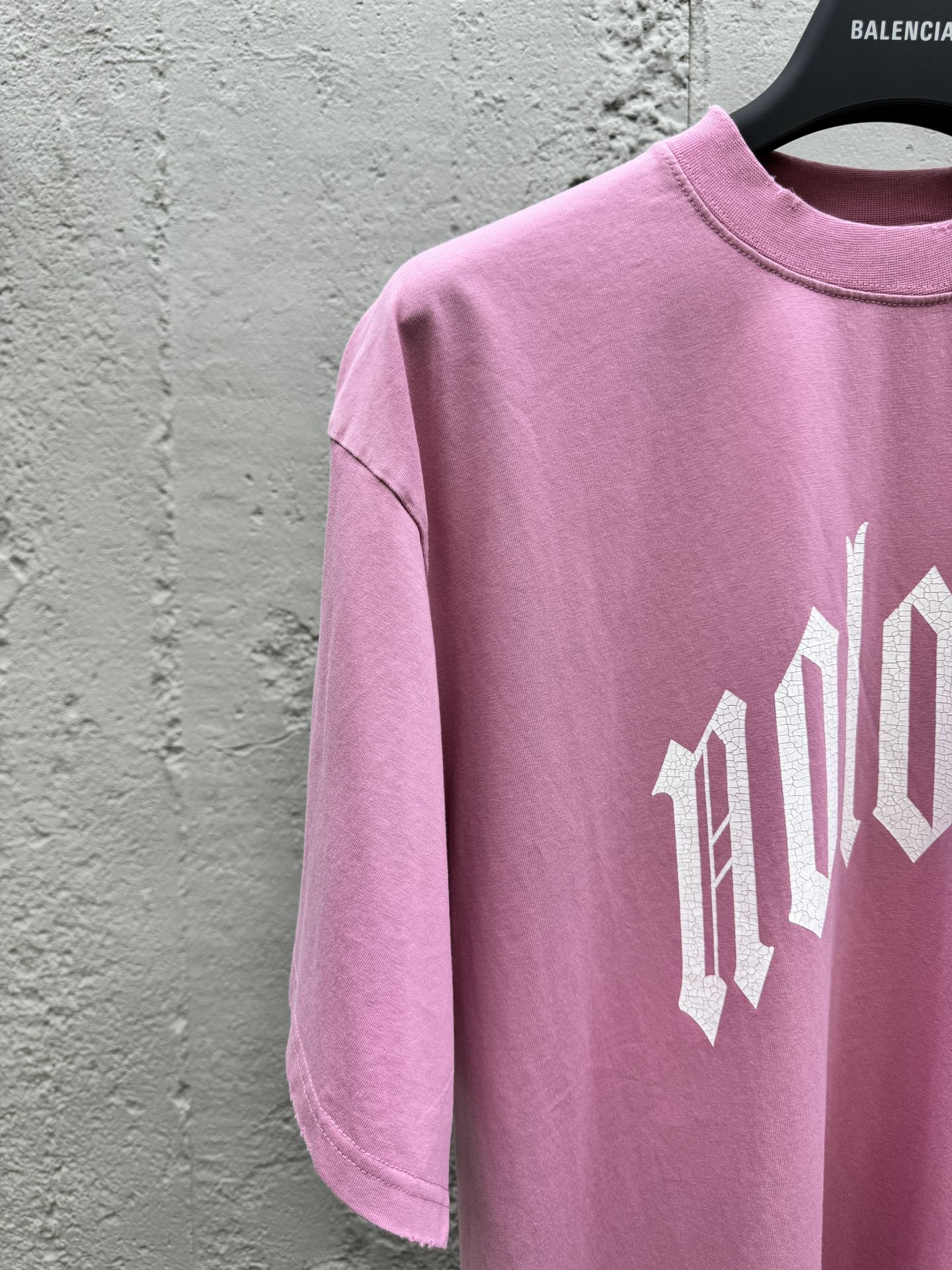 no logo letter hole graffiti print T-shirt