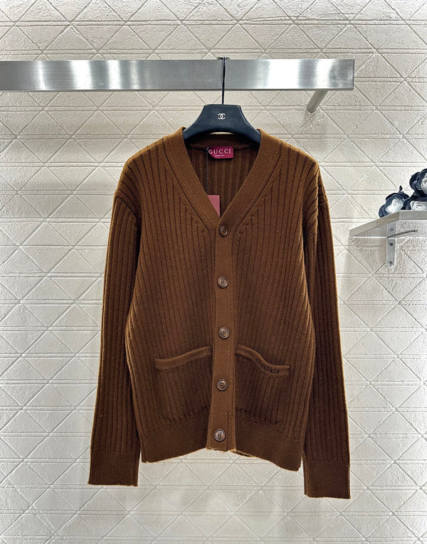 Pocket knitted cardigan