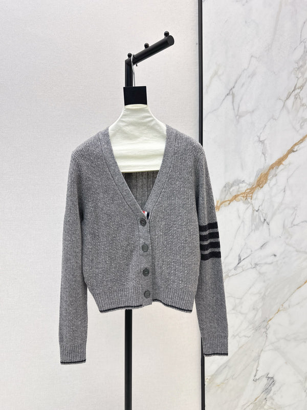Lazy V-neck wool cardigan