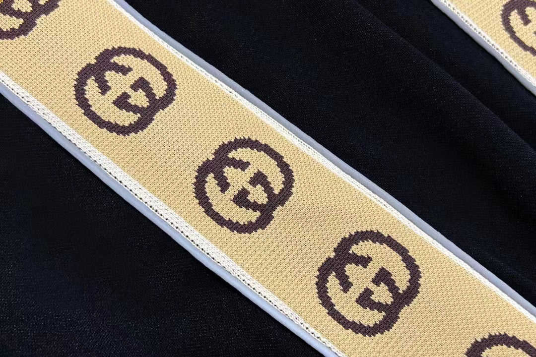Reflective epaulette logo zipper jacket