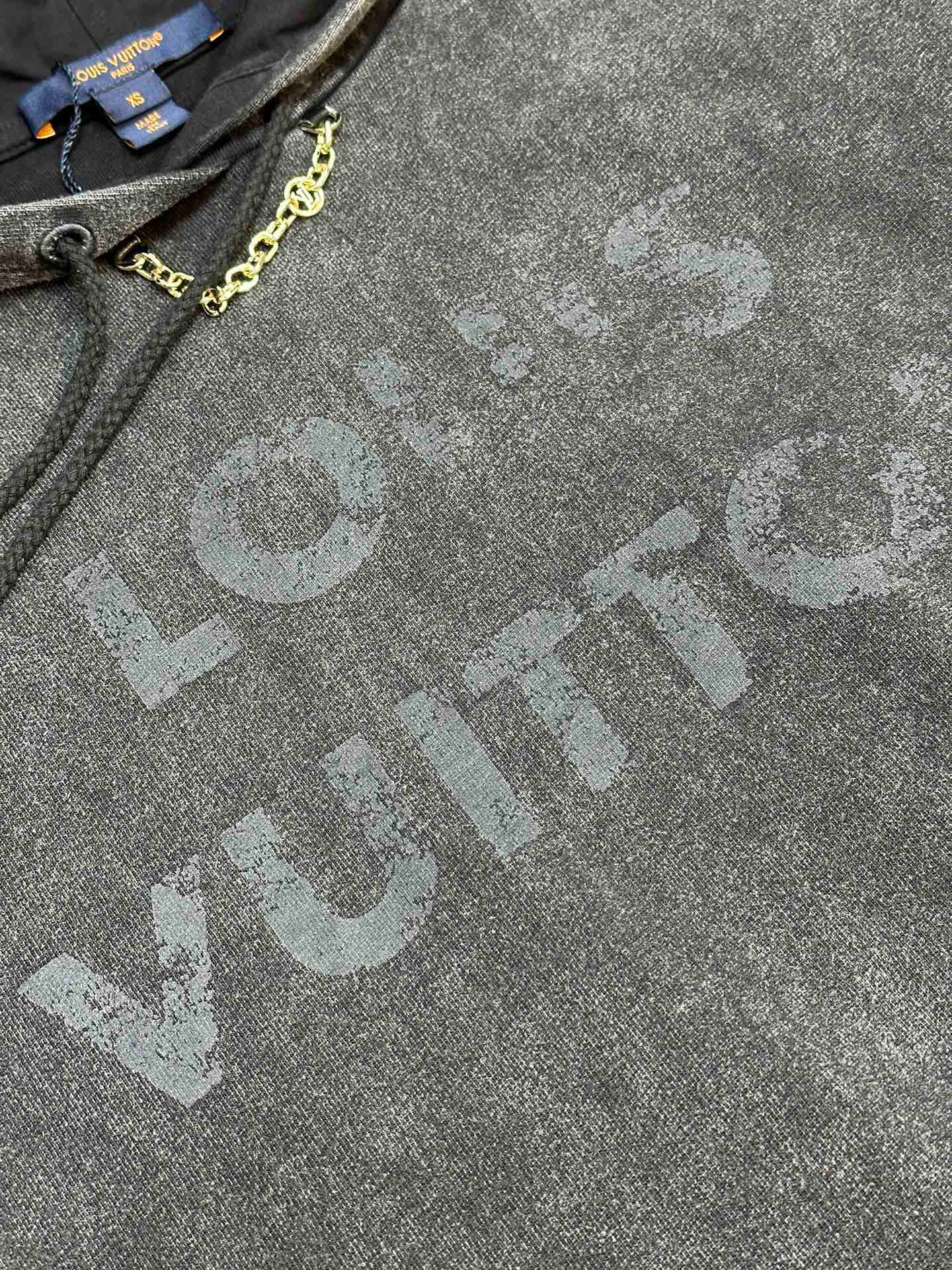 Chain washed distressed sweatshirt