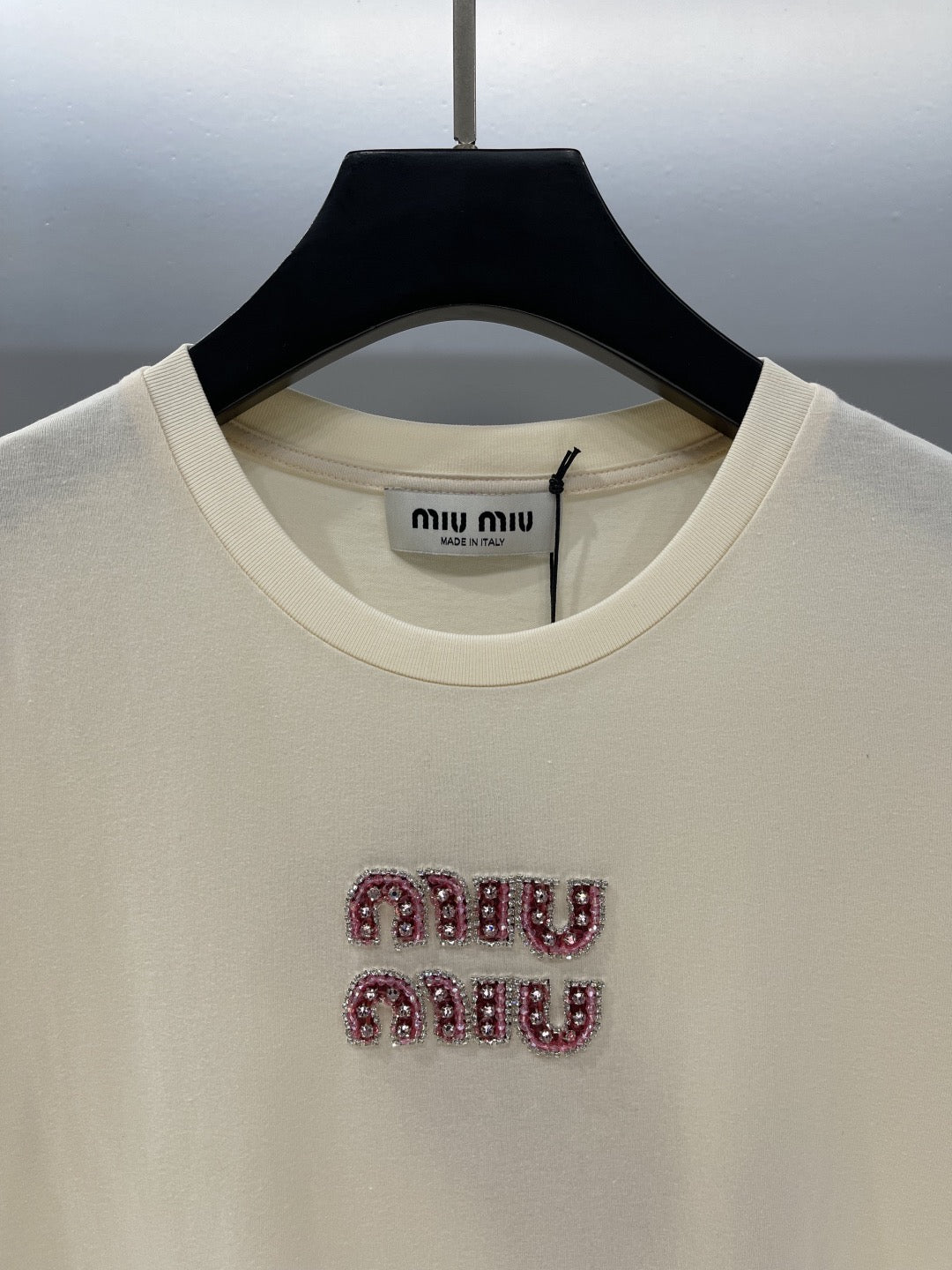 New style round neck T-shirt with pink rhinestone letters on the chest