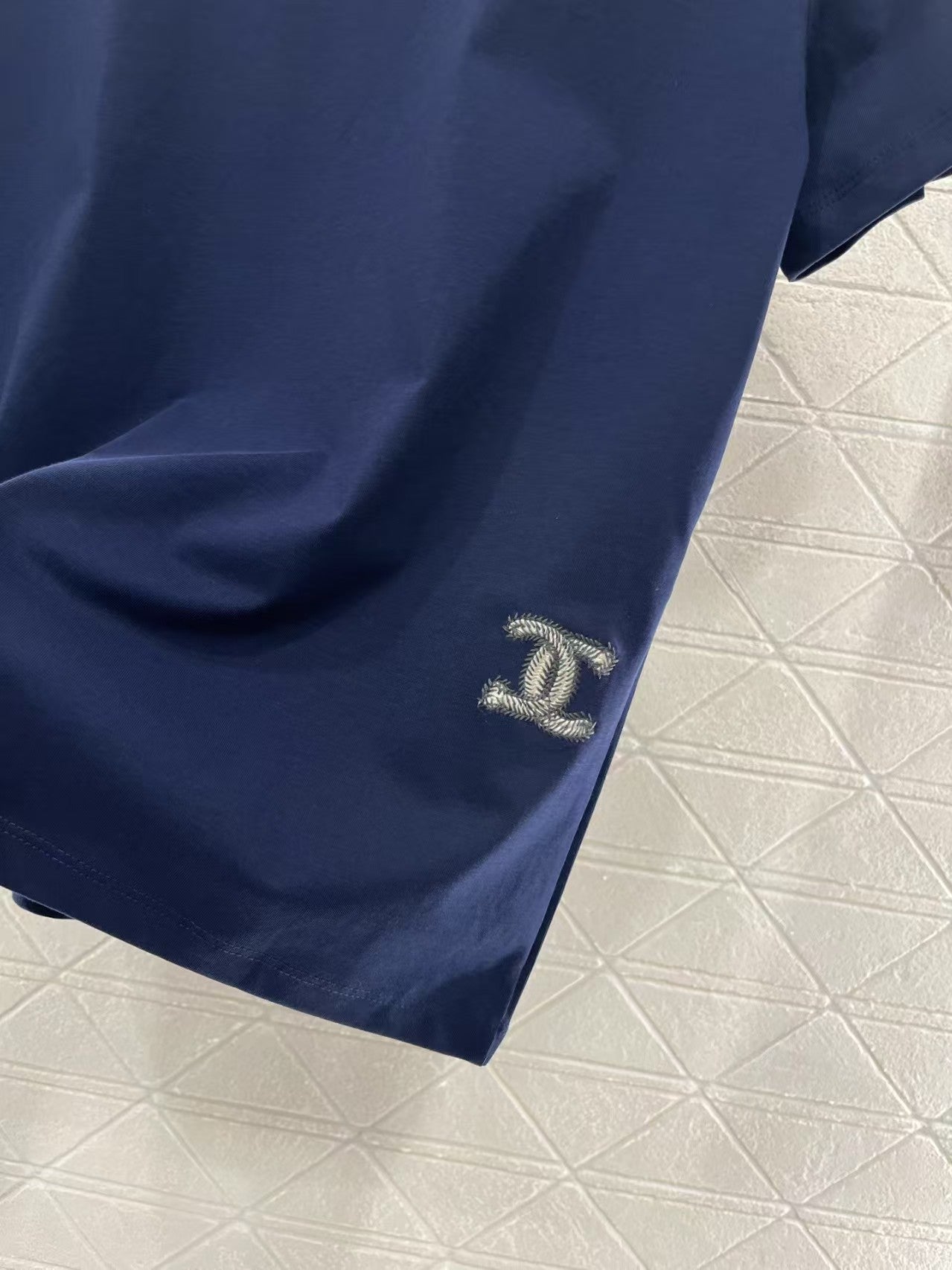 round neck embroidered t-shirt