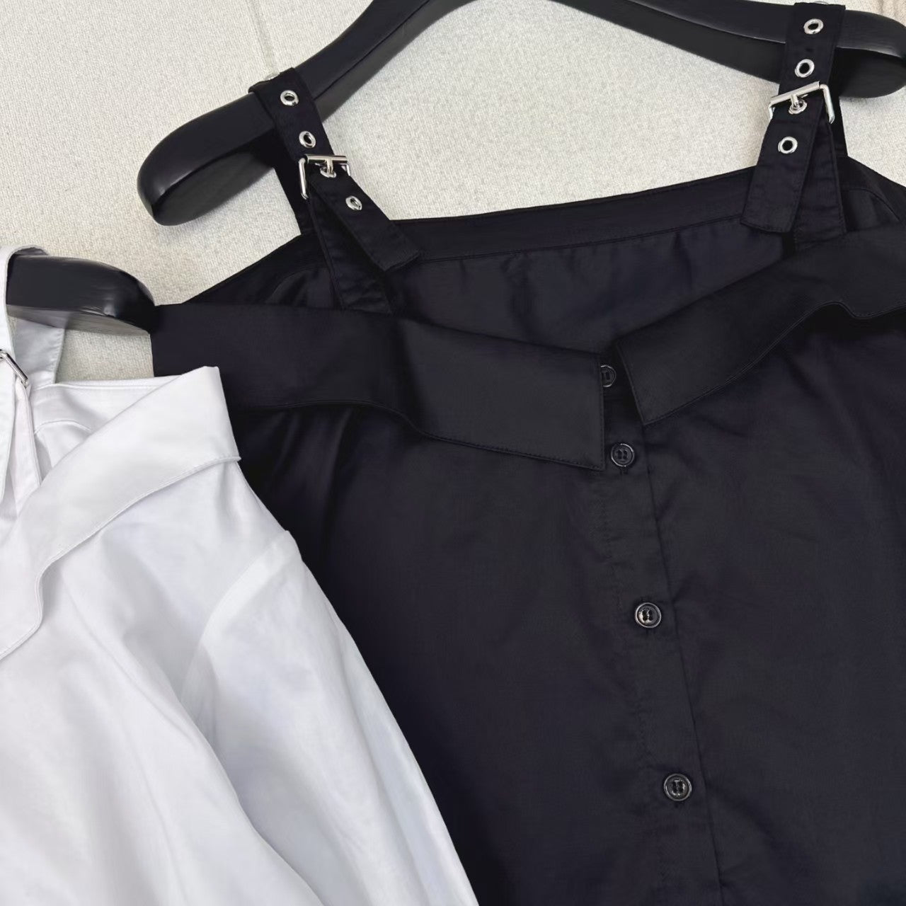 Long-sleeved shirt with bateau collar