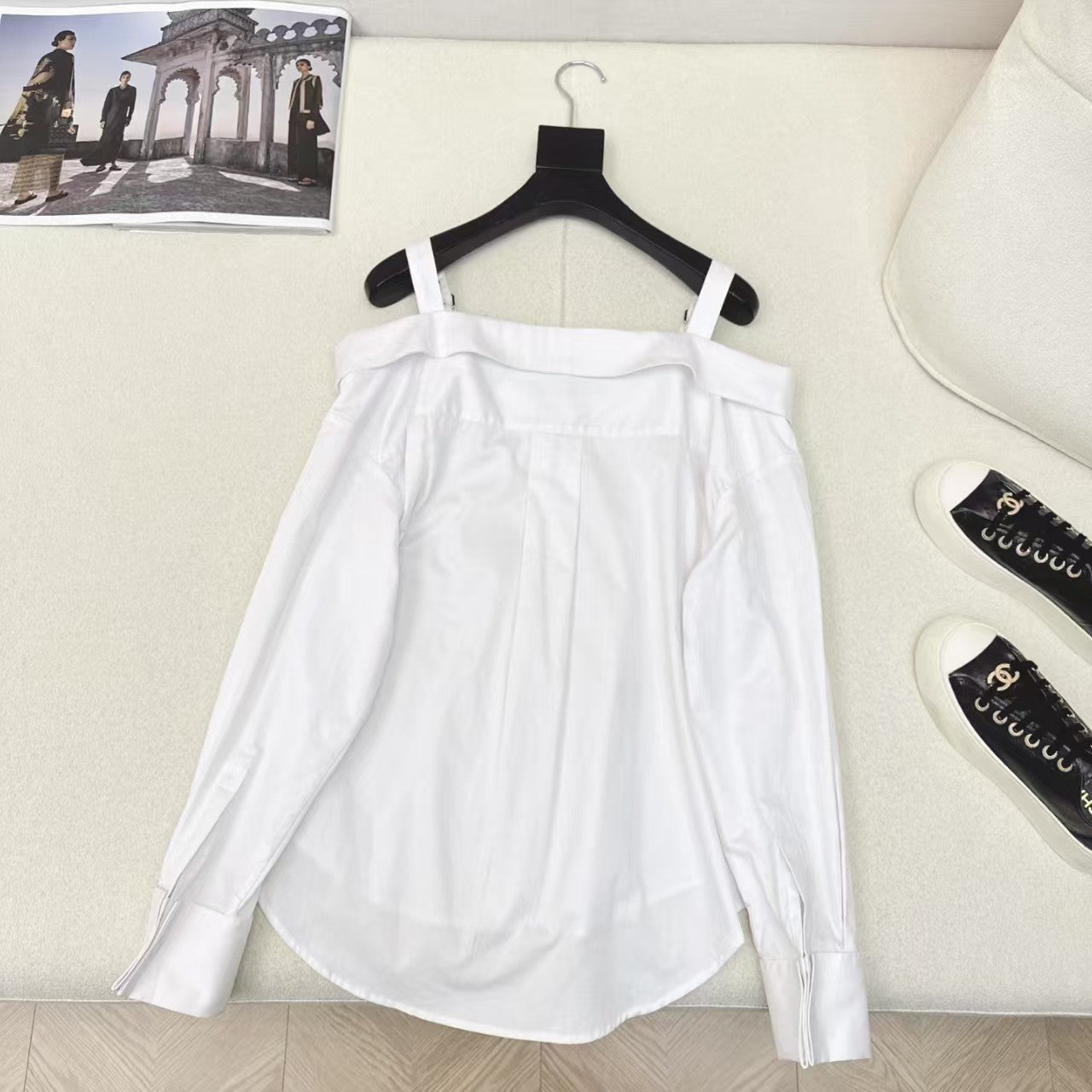 Long-sleeved shirt with bateau collar