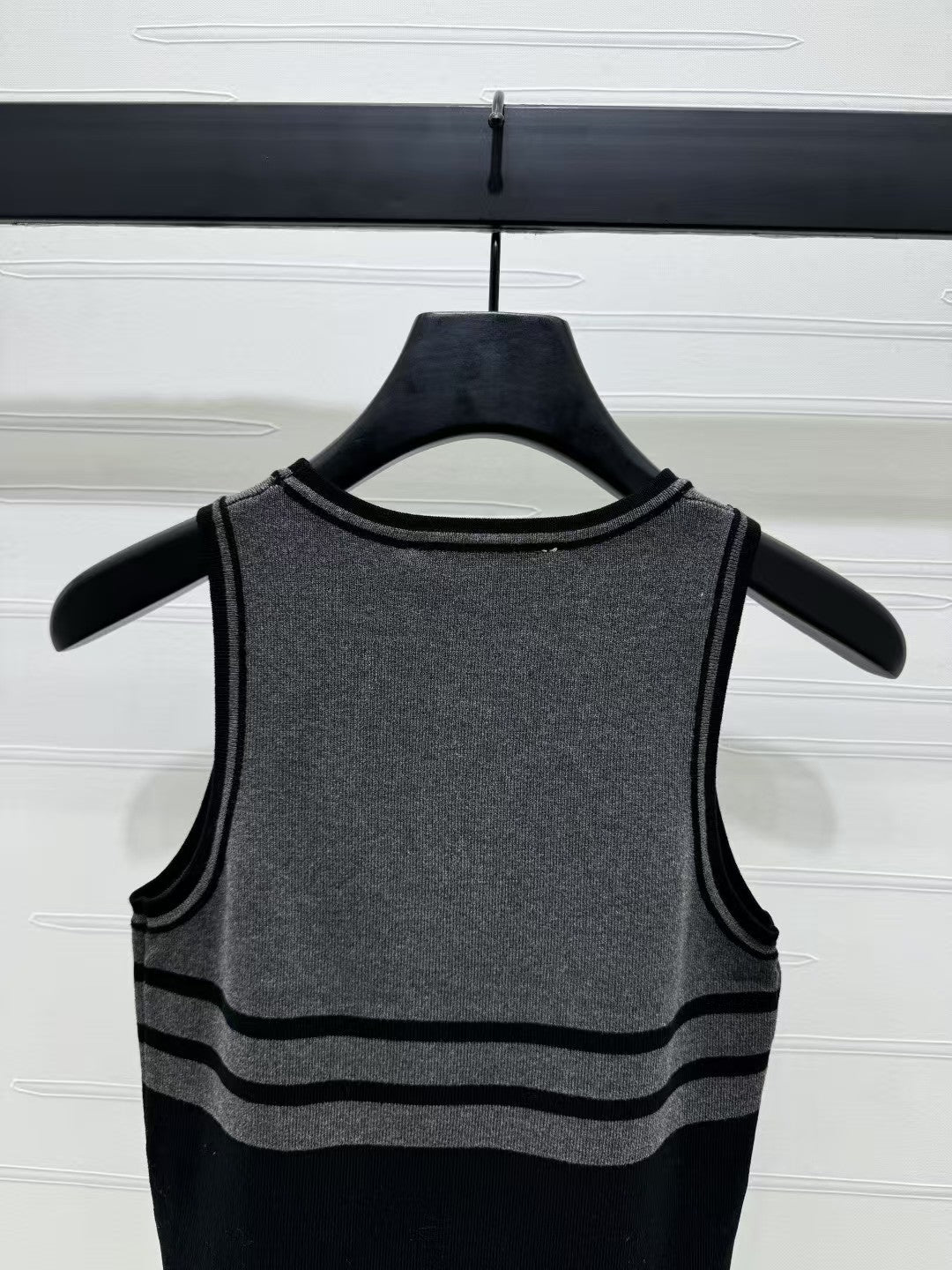 Colorblock knitted vest