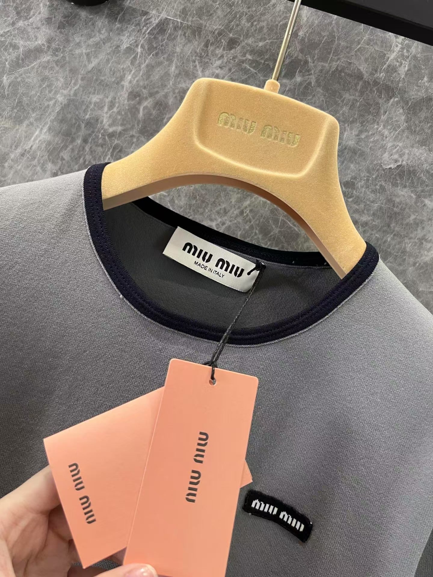 Contrast color knitted crew neck short sleeve top