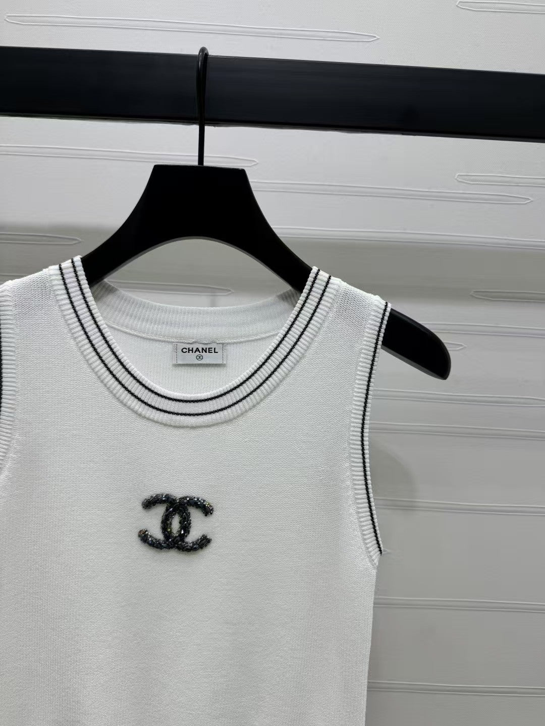 Beaded logo knitted vest